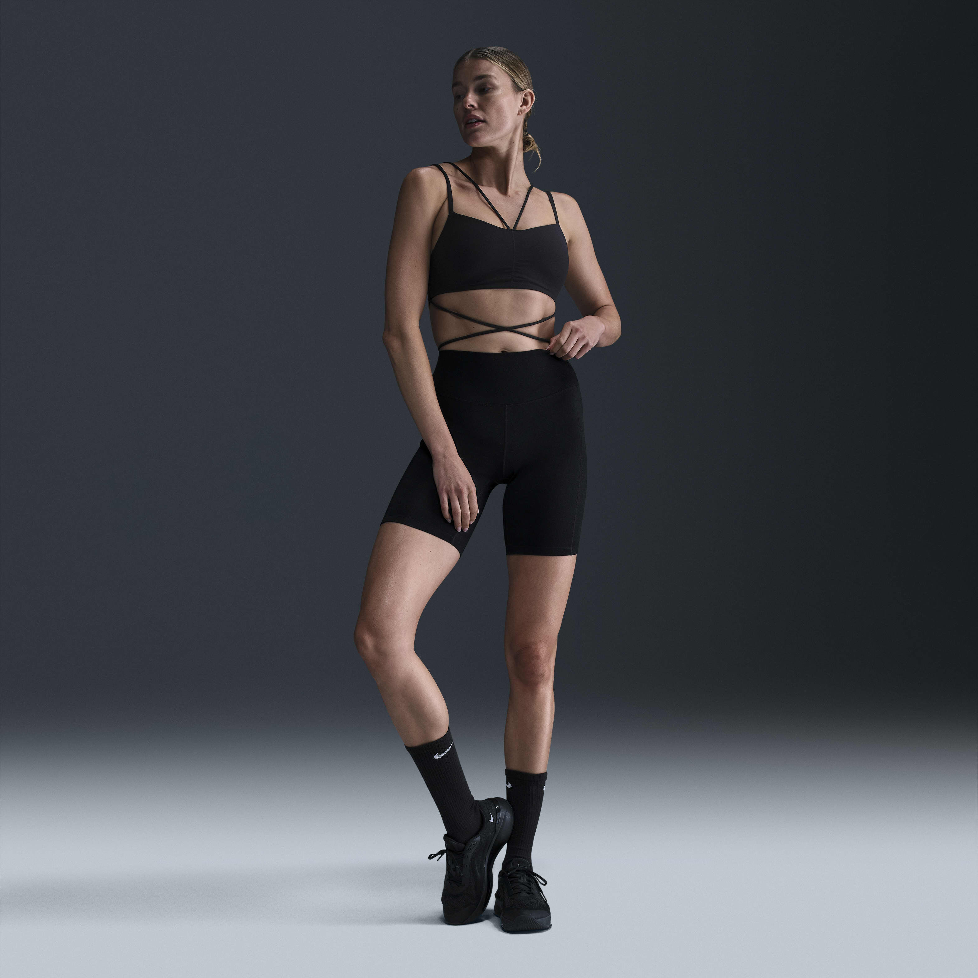 Nike Zenvy Strappy Wrap image number 4