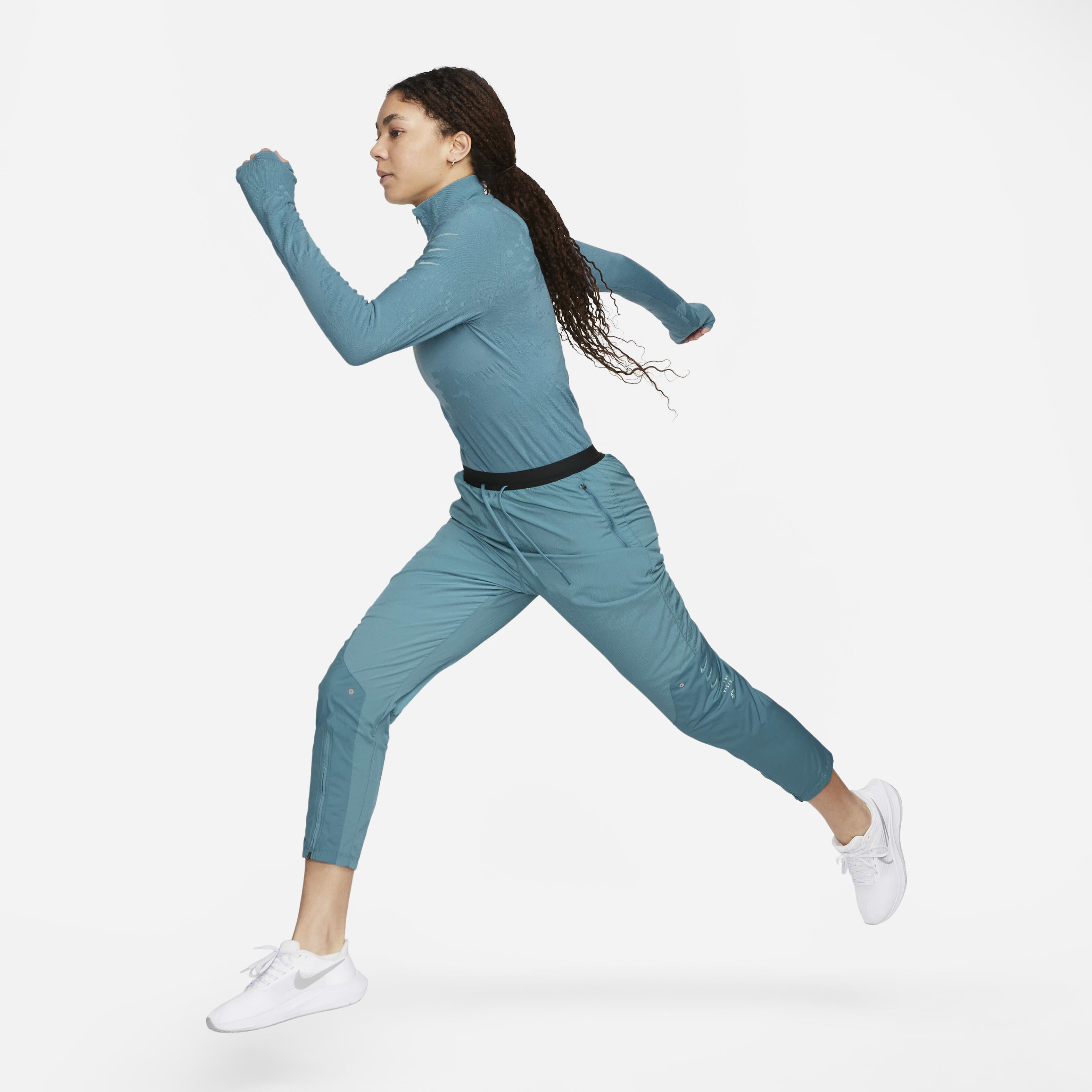 Nike Therma-FIT Run Division image number 7