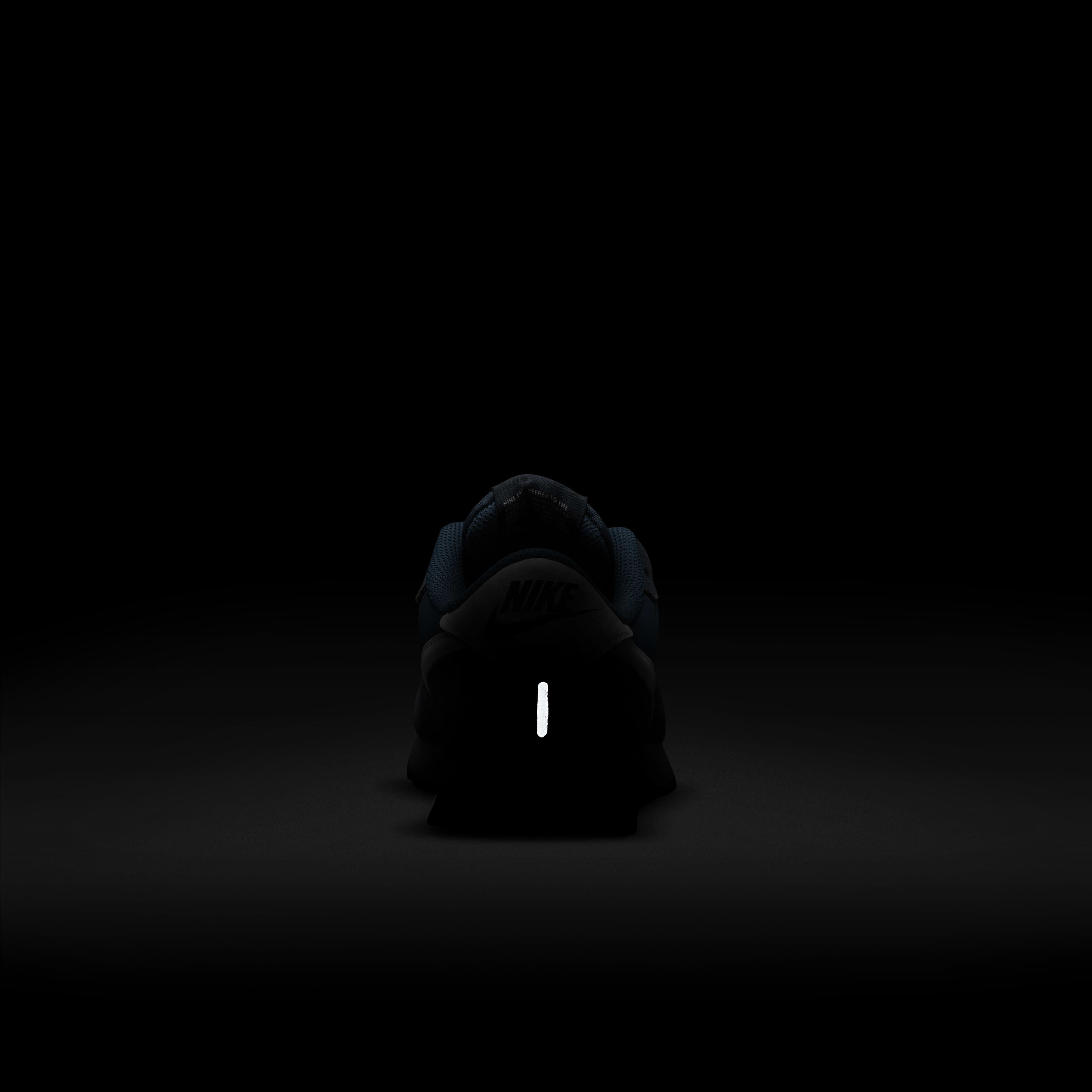 نايكي ام دي فاليانت image number 8