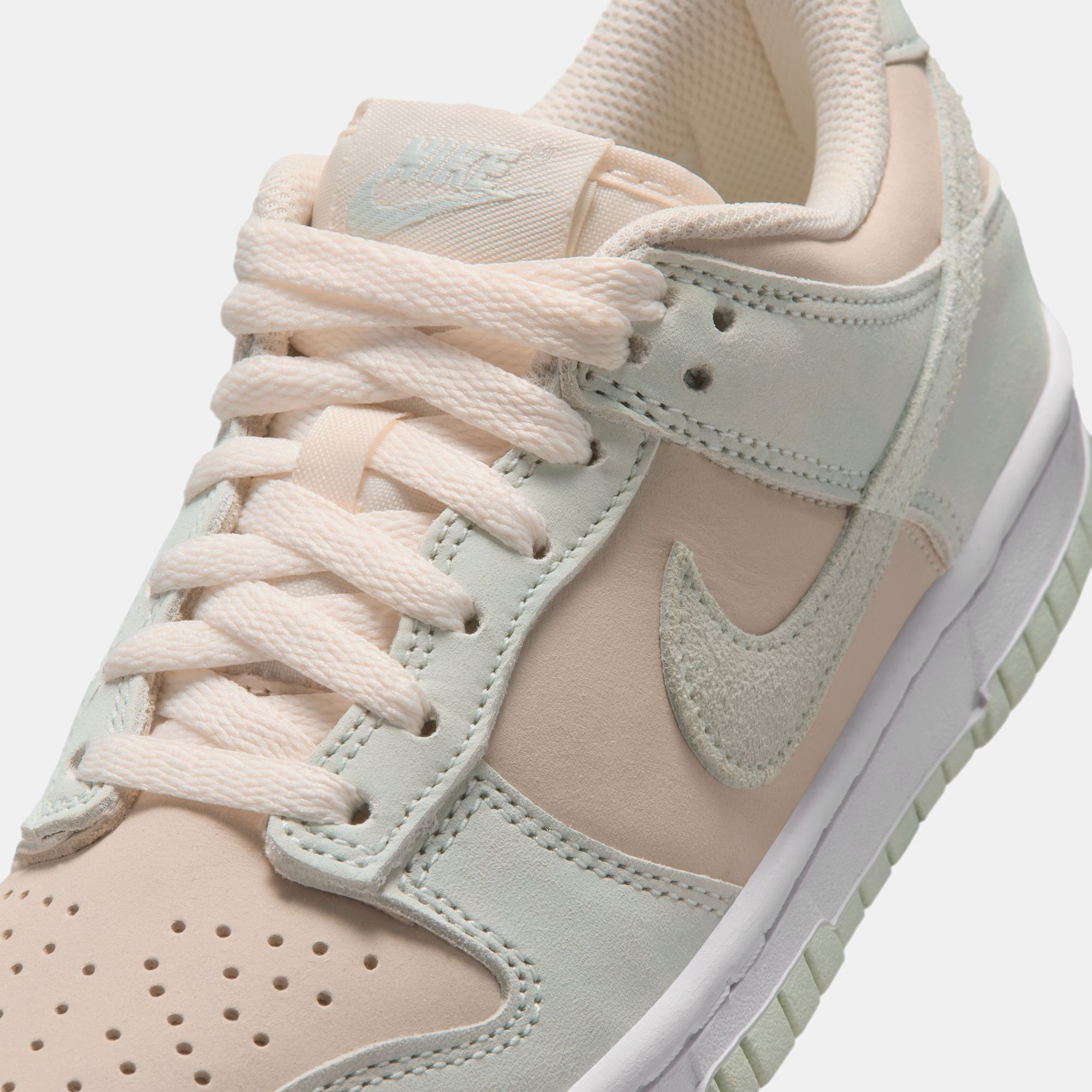 Nike Dunk Low Suede image number 8