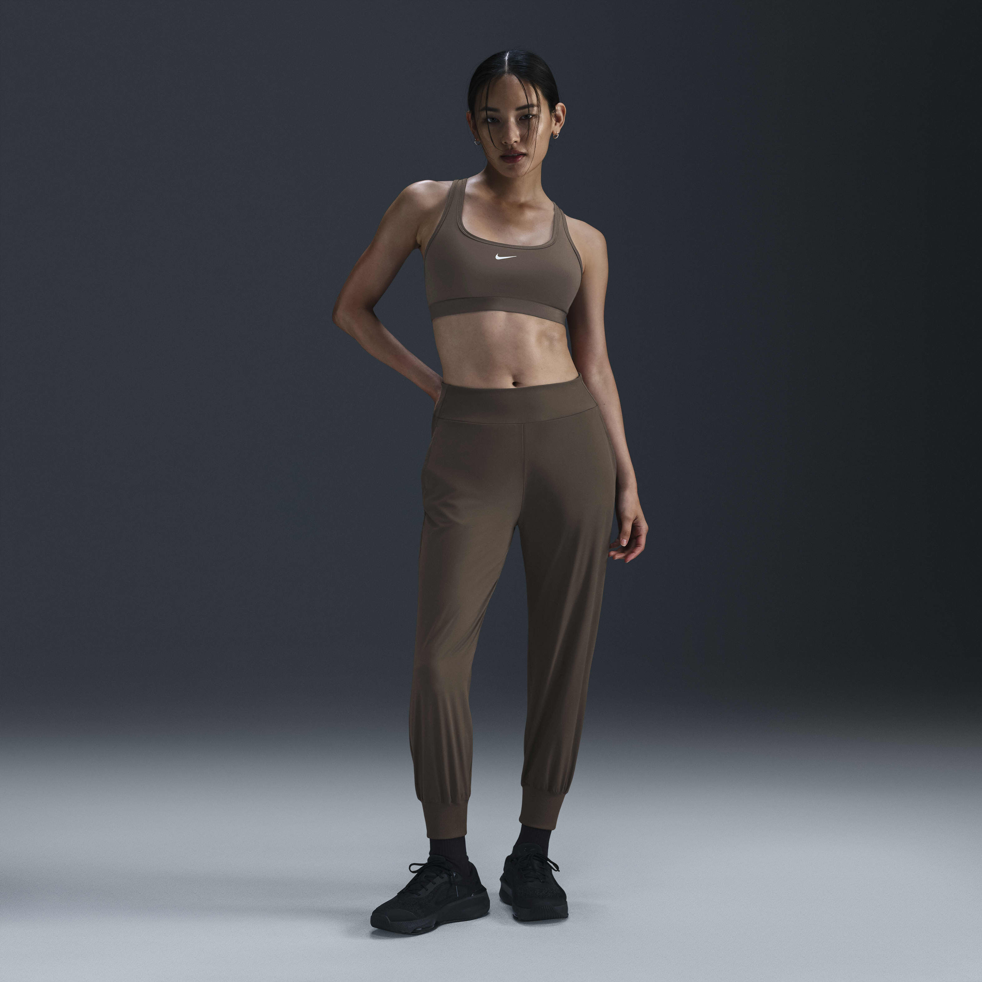 Nike bliss joggers online