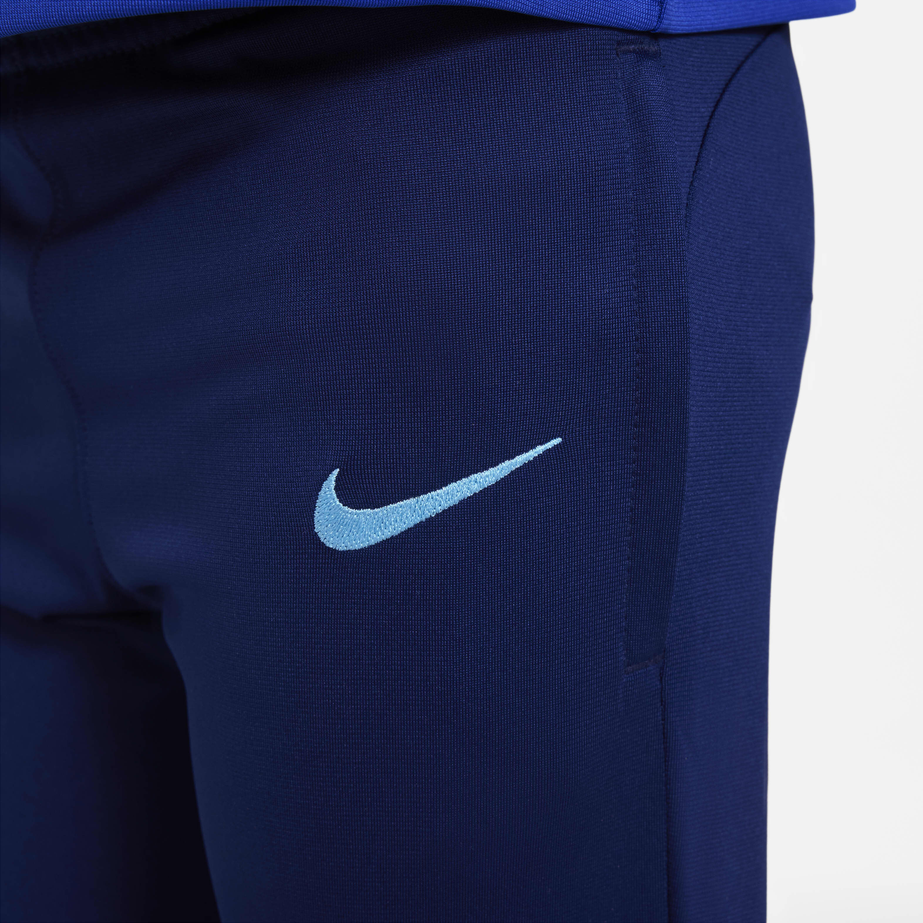 England Strike image number 4