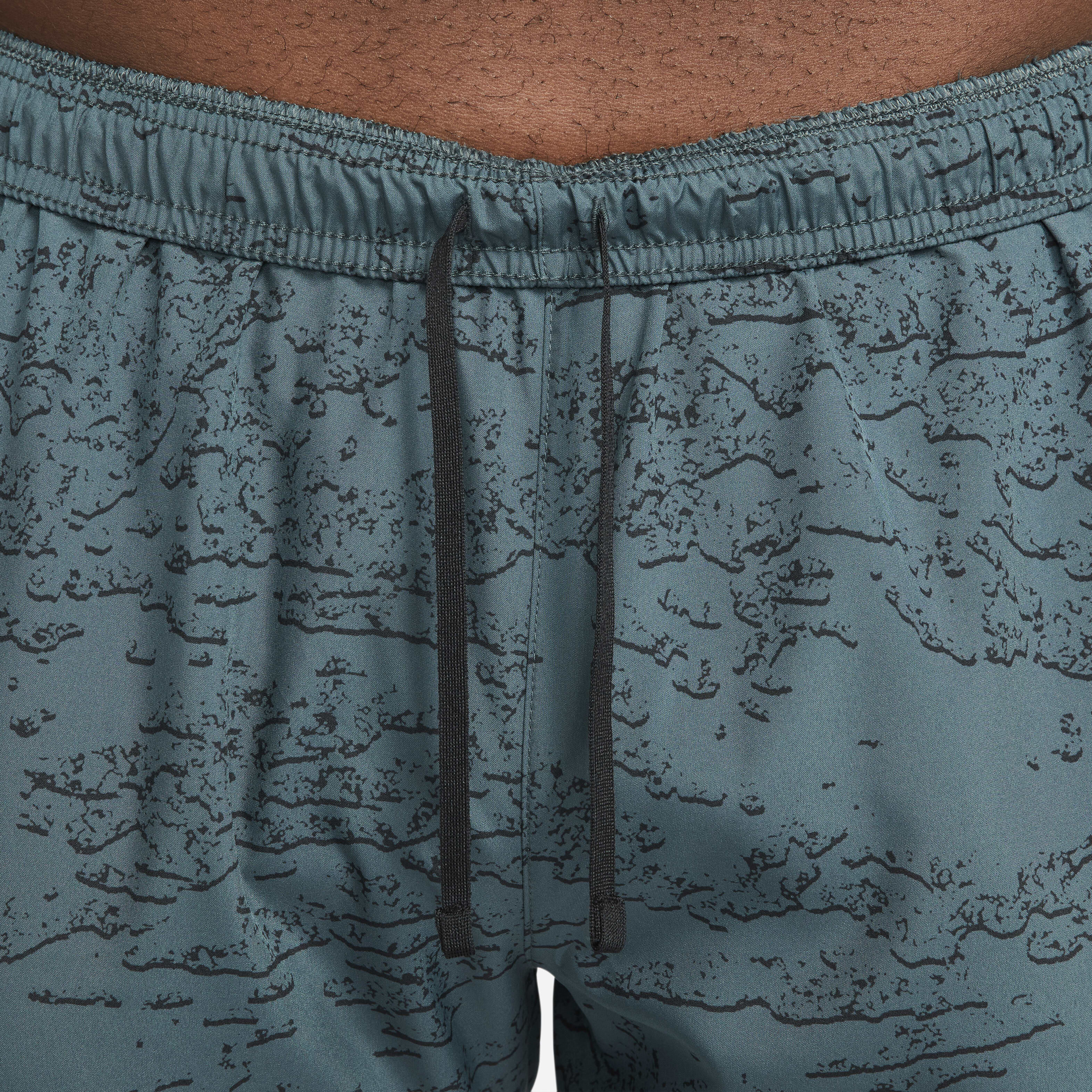 Nike Dri-FIT Run Division Challenger image number 2