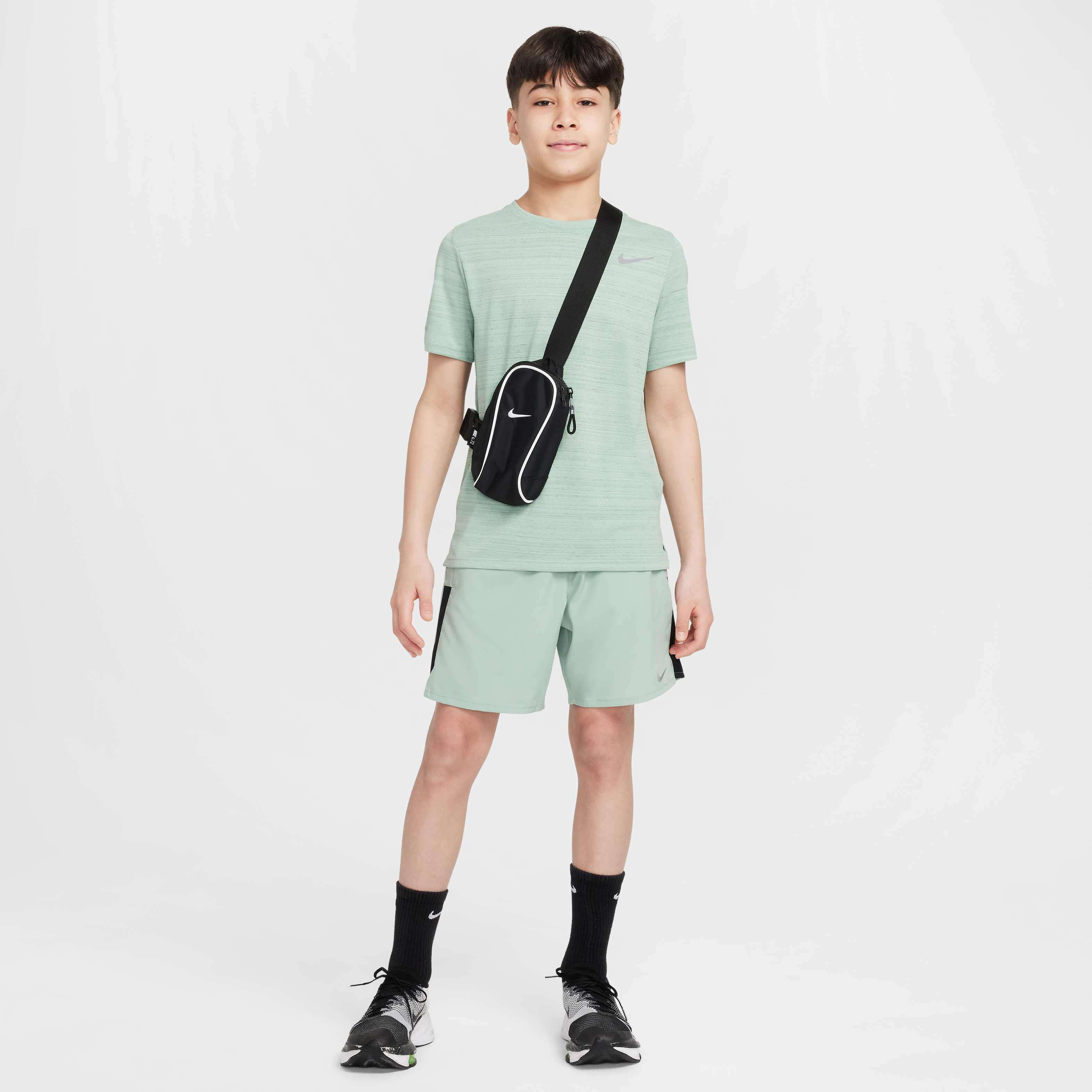 Nike Dri-FIT Challenger image number 8