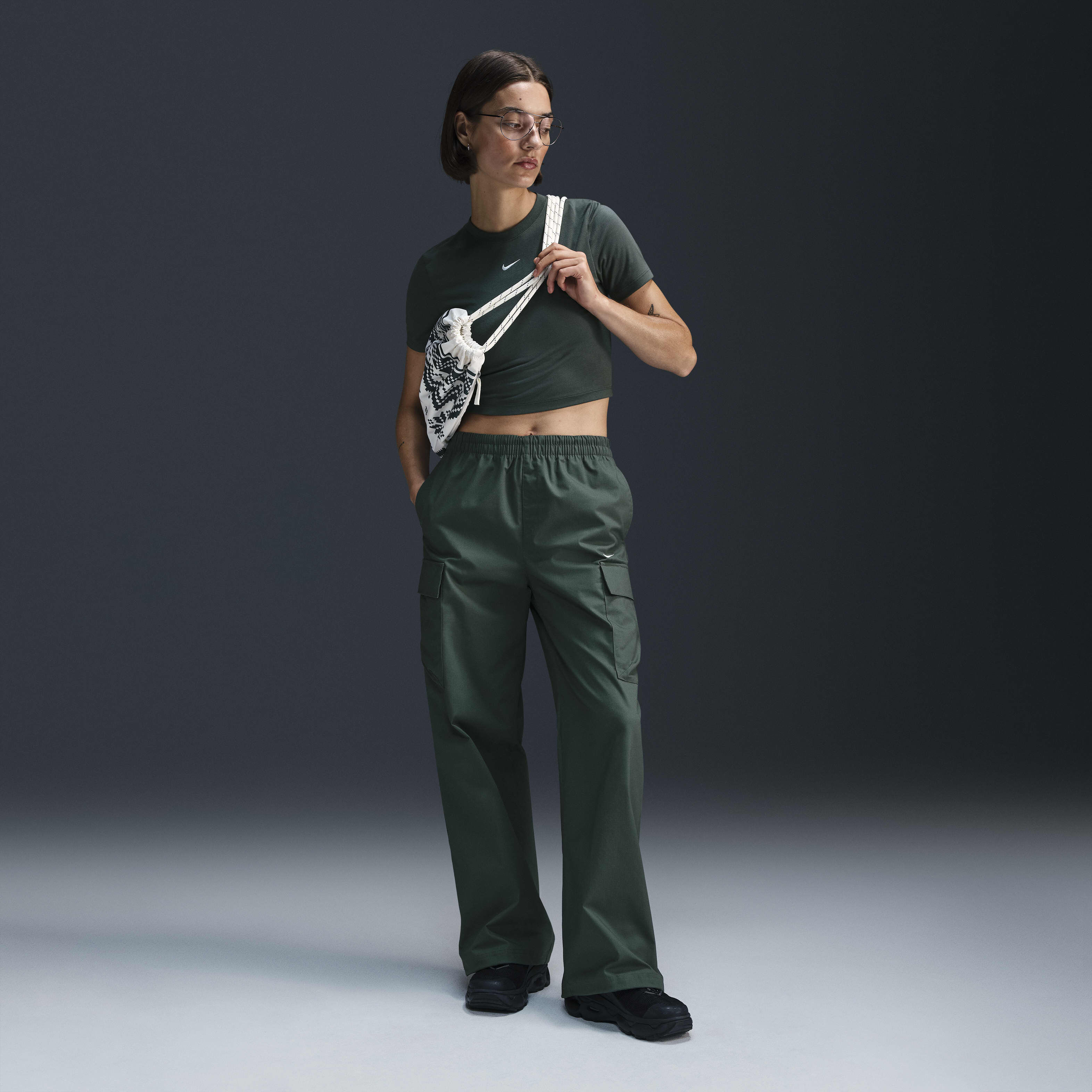 Nike Sportswear Essential image number 3