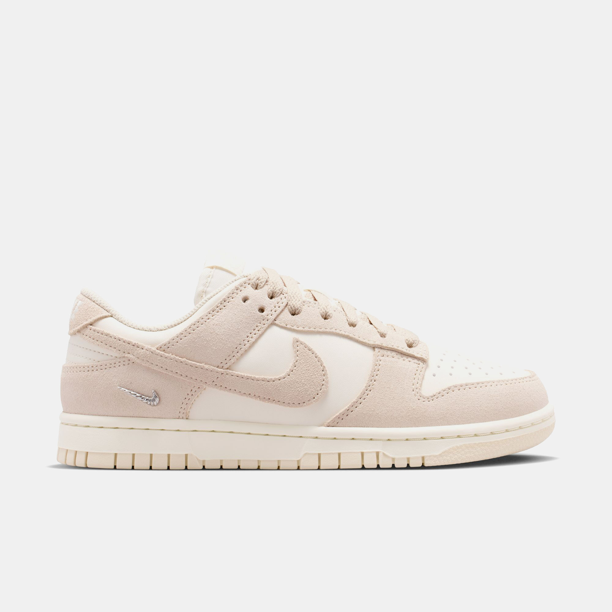 Nike Dunk Low Suede image number 5