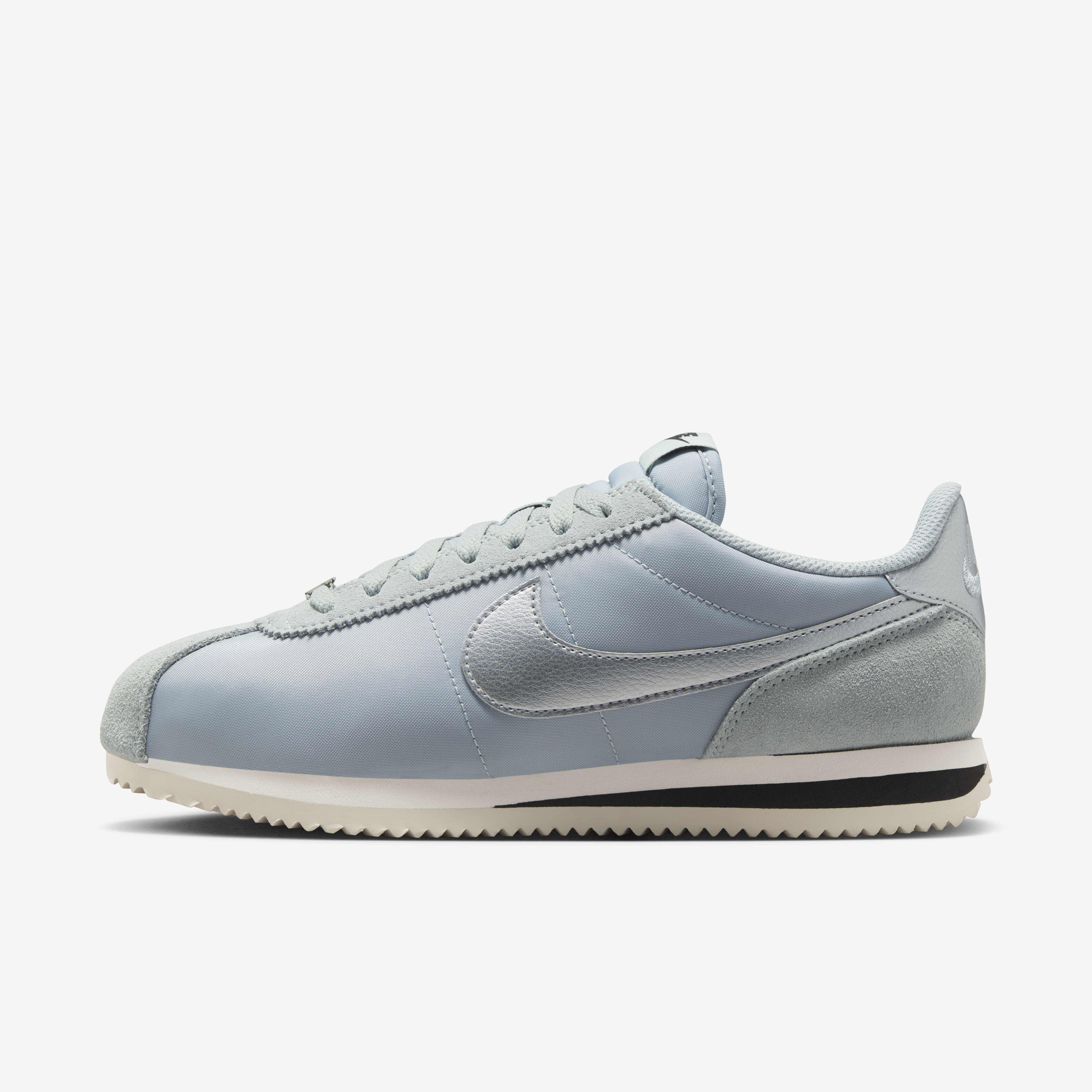 Creased nike cortez clearance