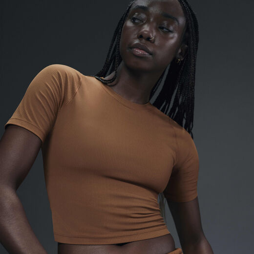 تشكيلة زينفي-نايكي, نايكي زينفي ريب, تيشيرت دراي-فت بأكمام قصيرة للنساء