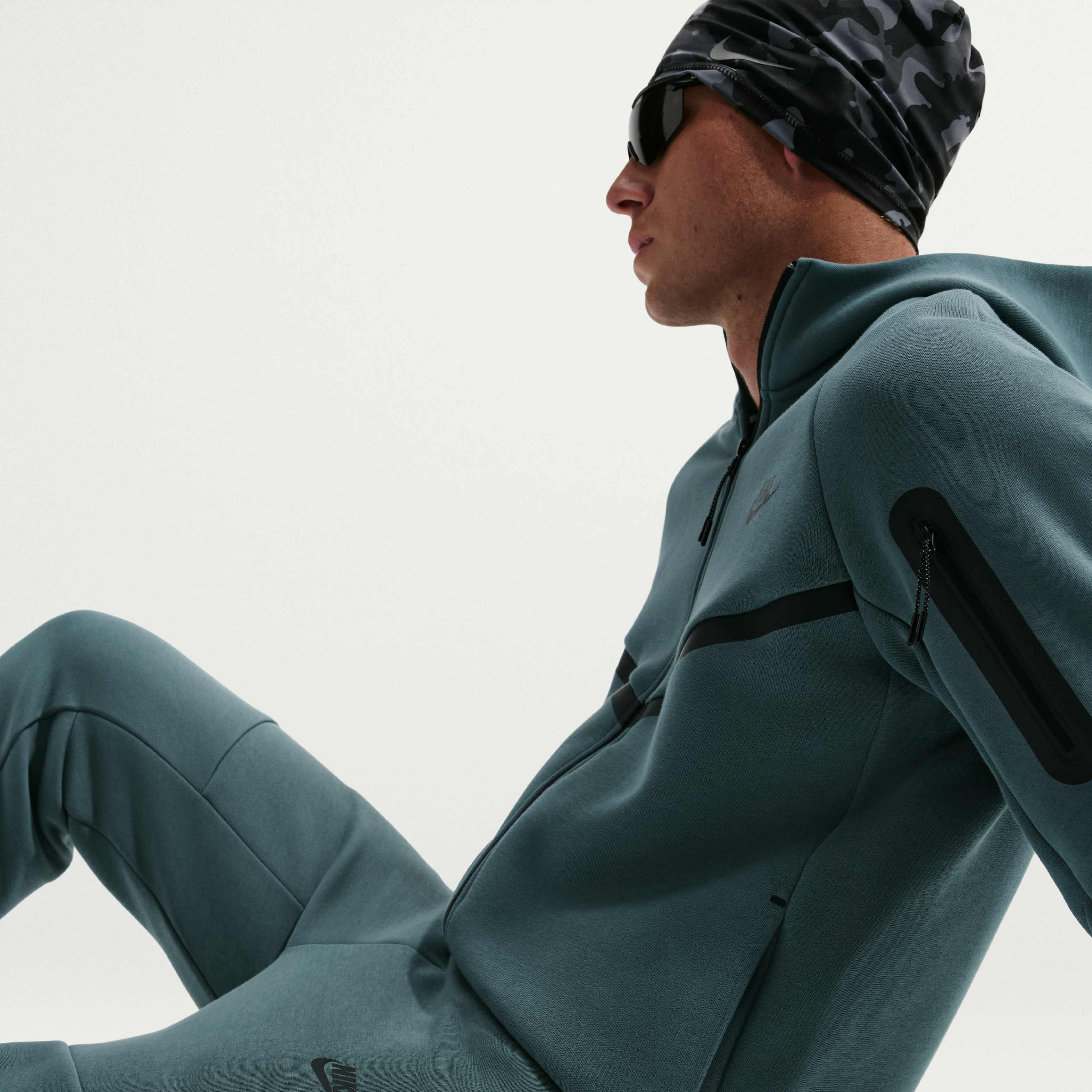 Nike Tech image number 3