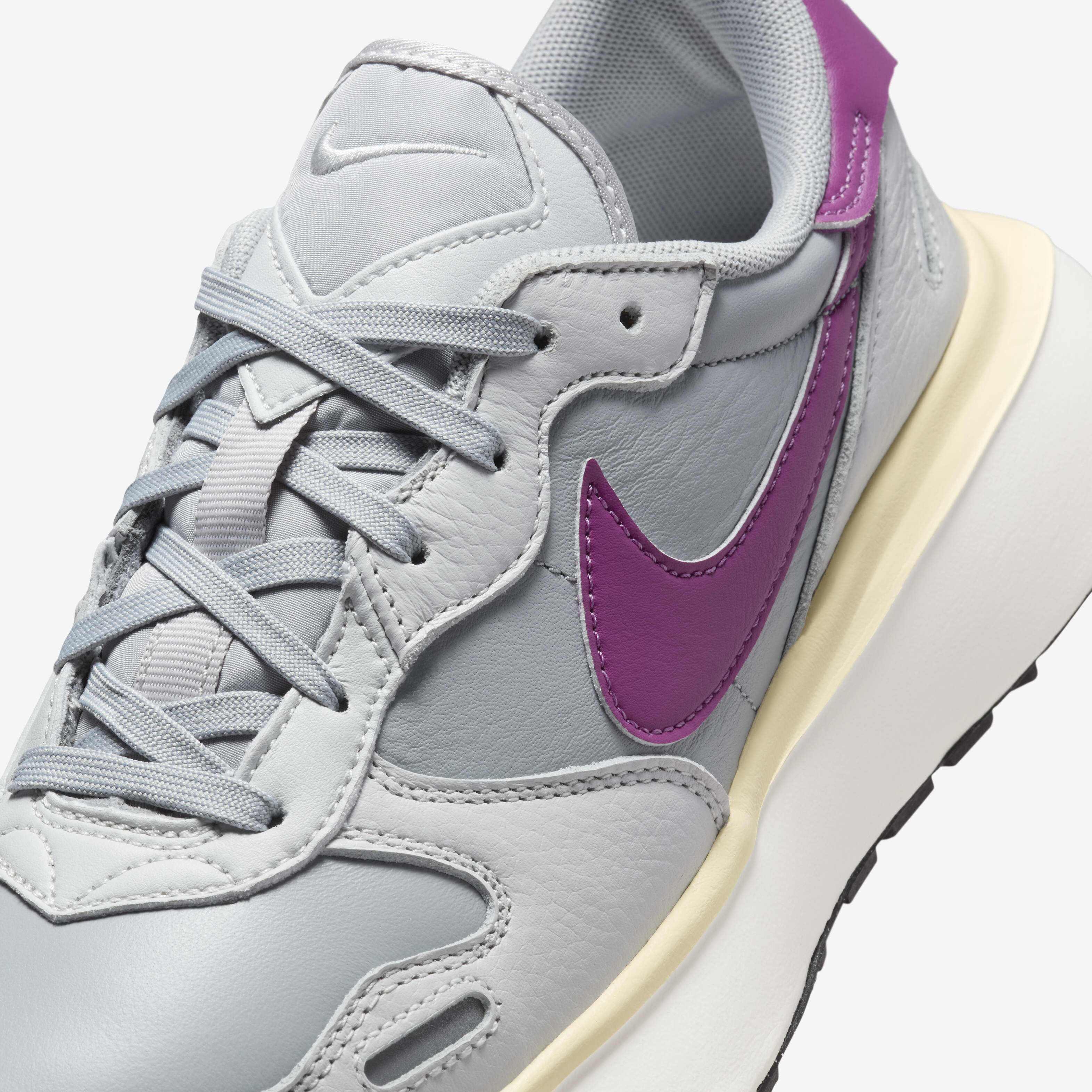 Nike Phoenix Waffle Leather image number 6