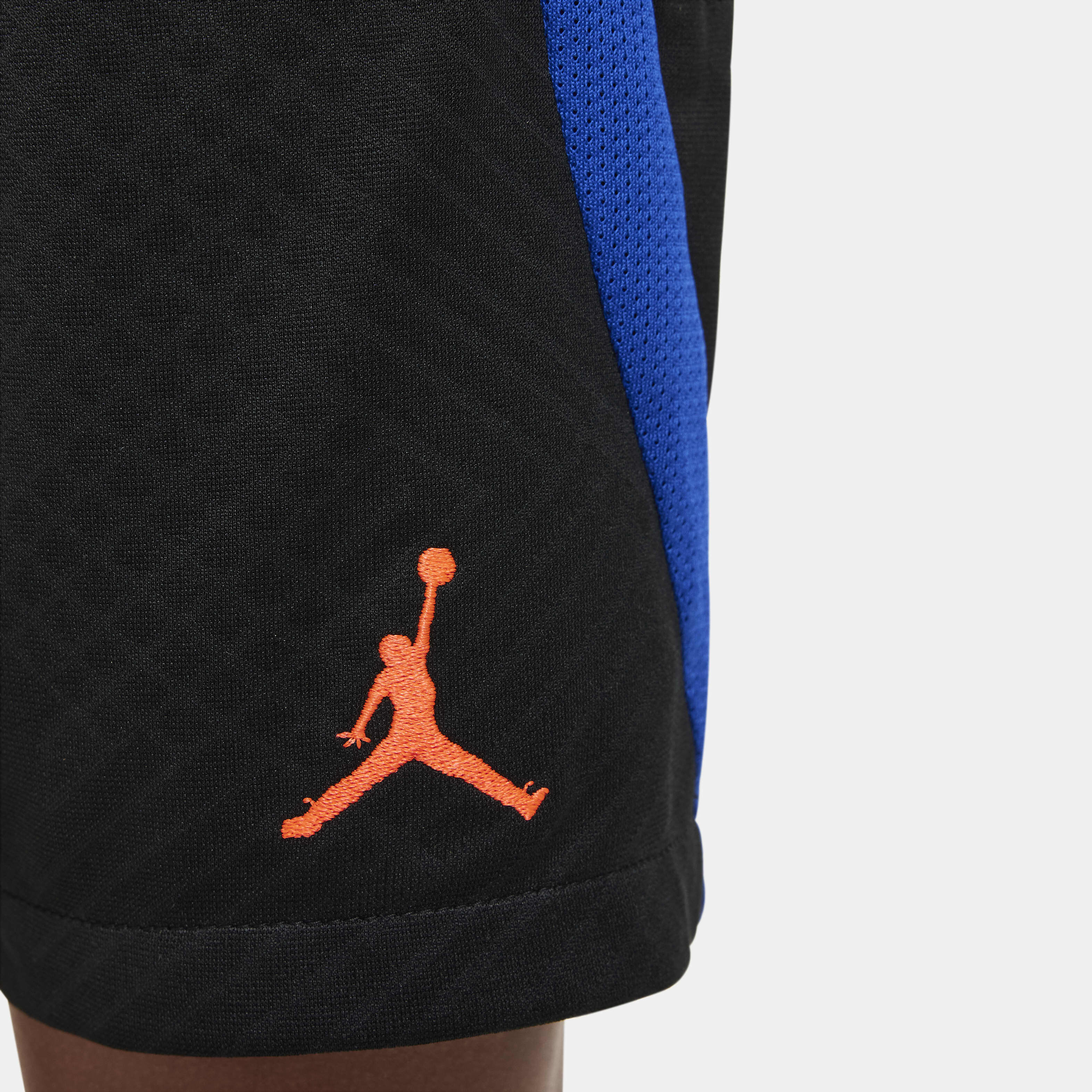 Paris Saint-Germain Strike Away image number 5