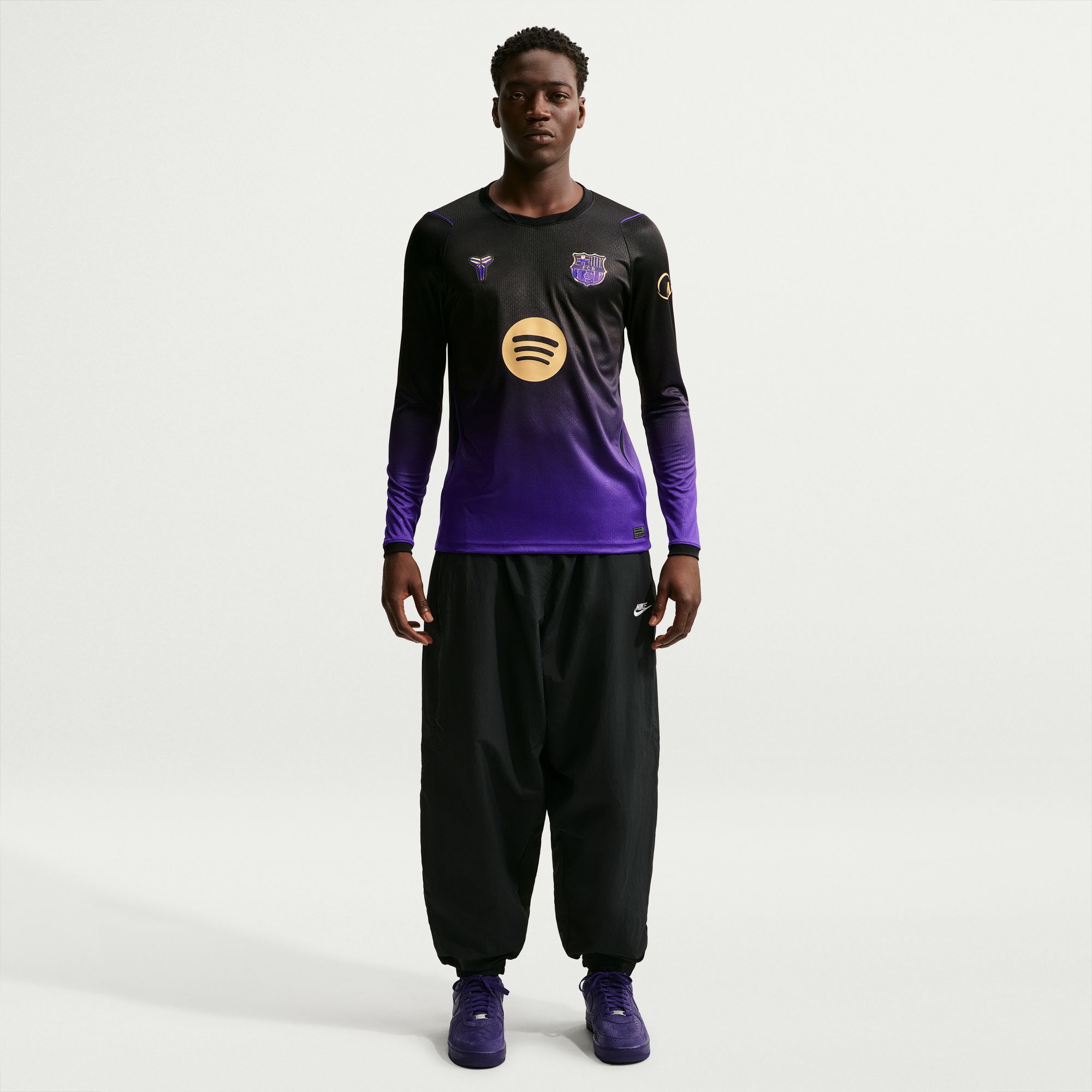 F.C. Barcelona 2026/27 Stadium Away image number 3