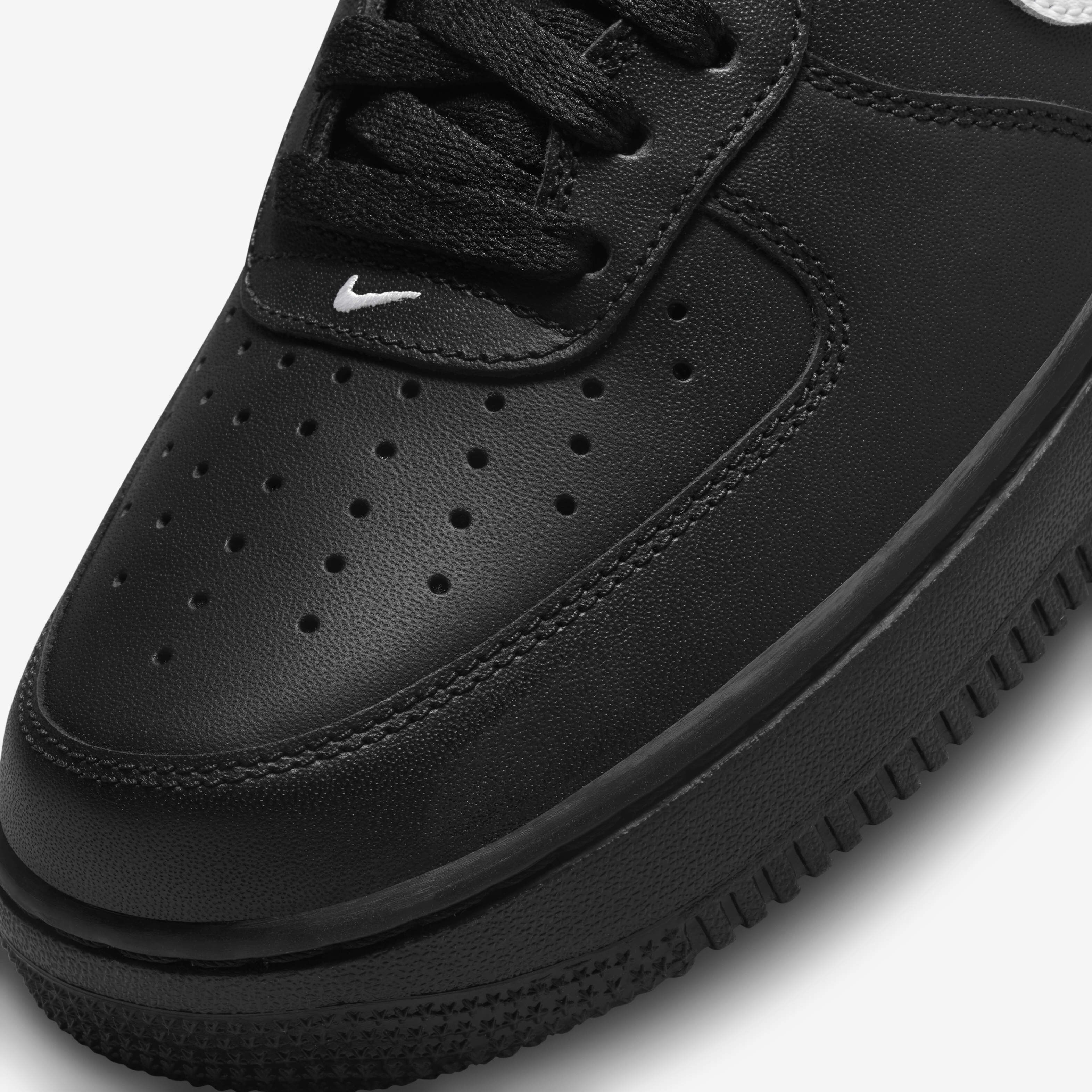 Buy Nike Air Force 1 07 Men s Shoes Nike Kuwait Official