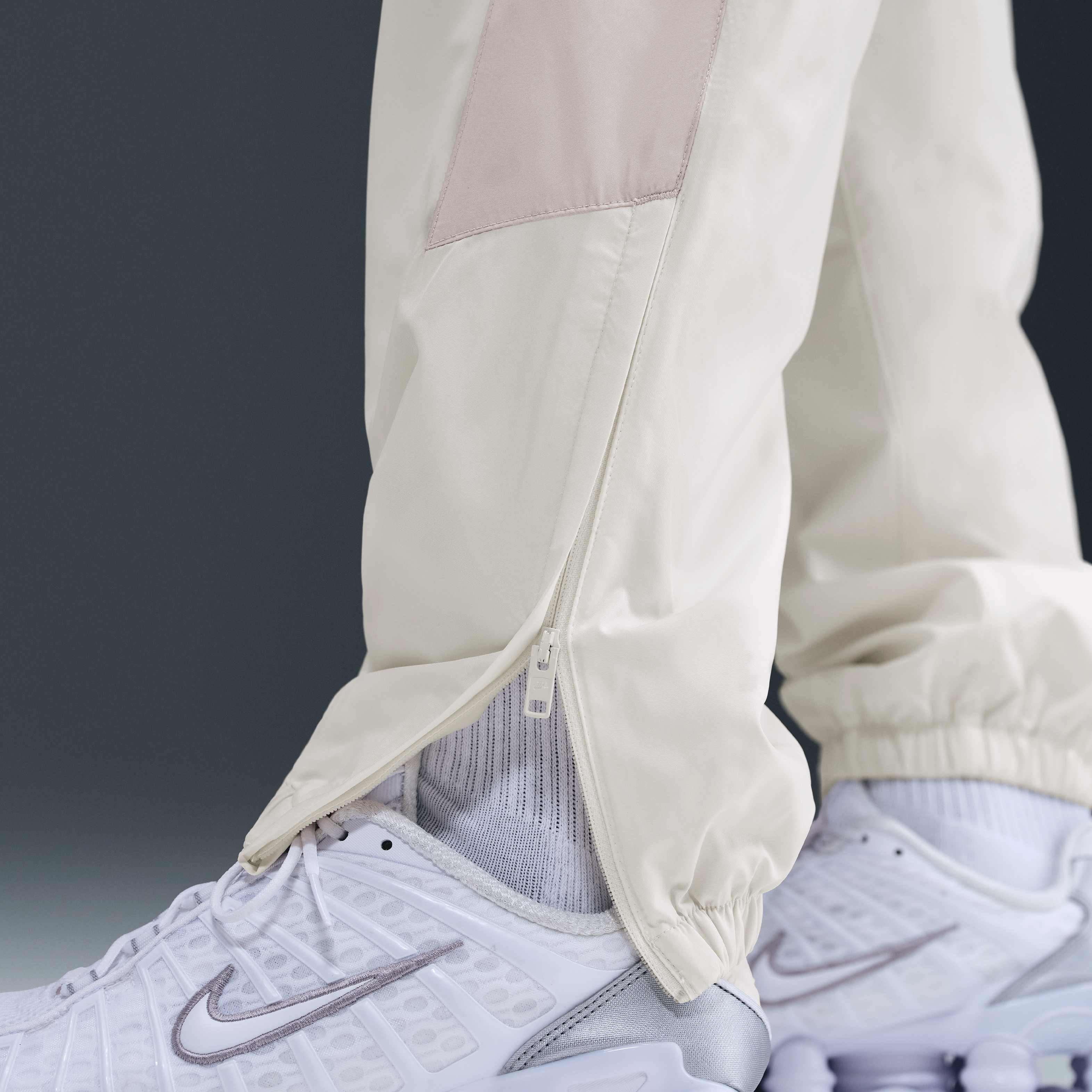 نايكي ويندرانر image number 5