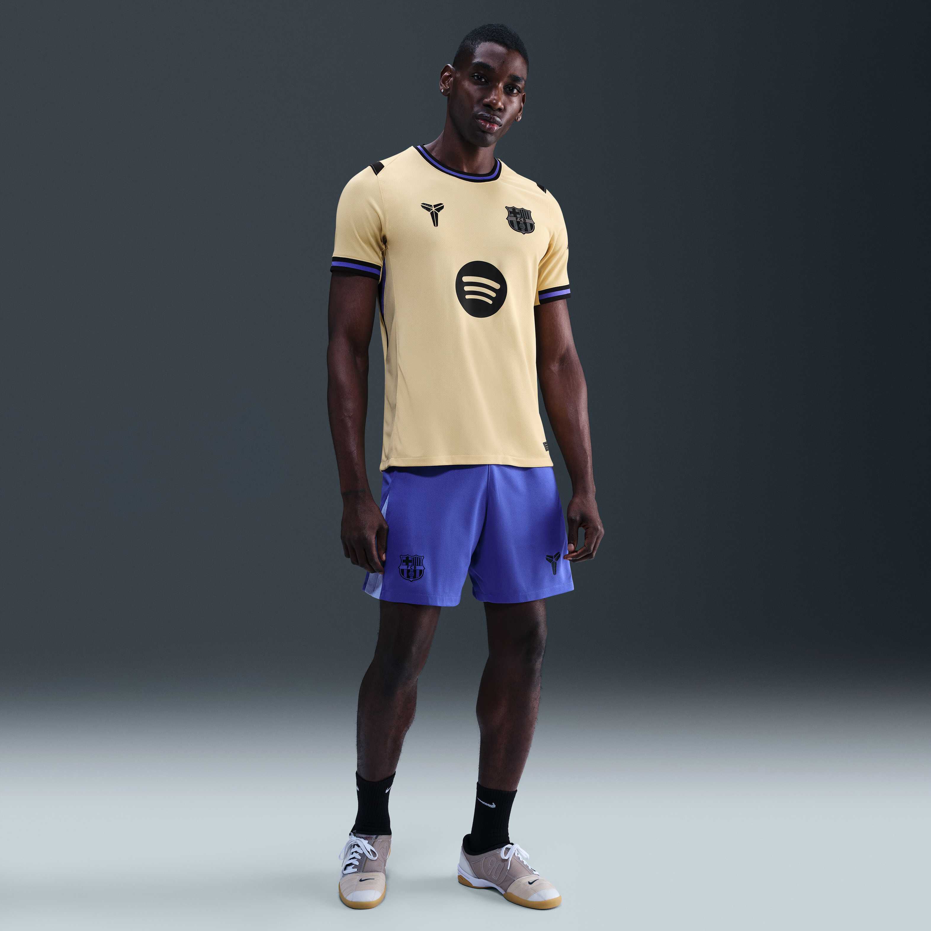 F.C. Barcelona 2025/26 Stadium Away image number 3