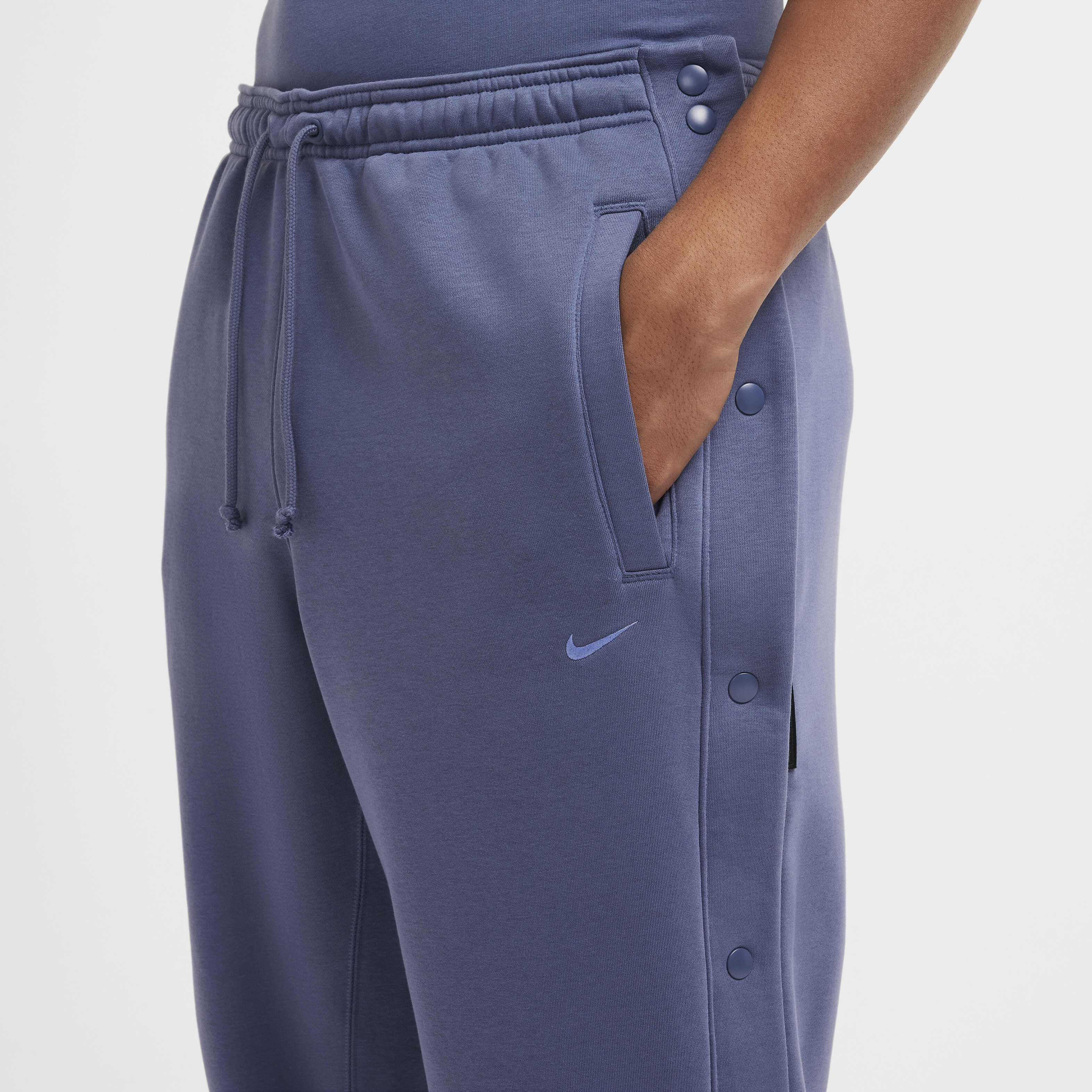 LeBron Standard Issue image number 2