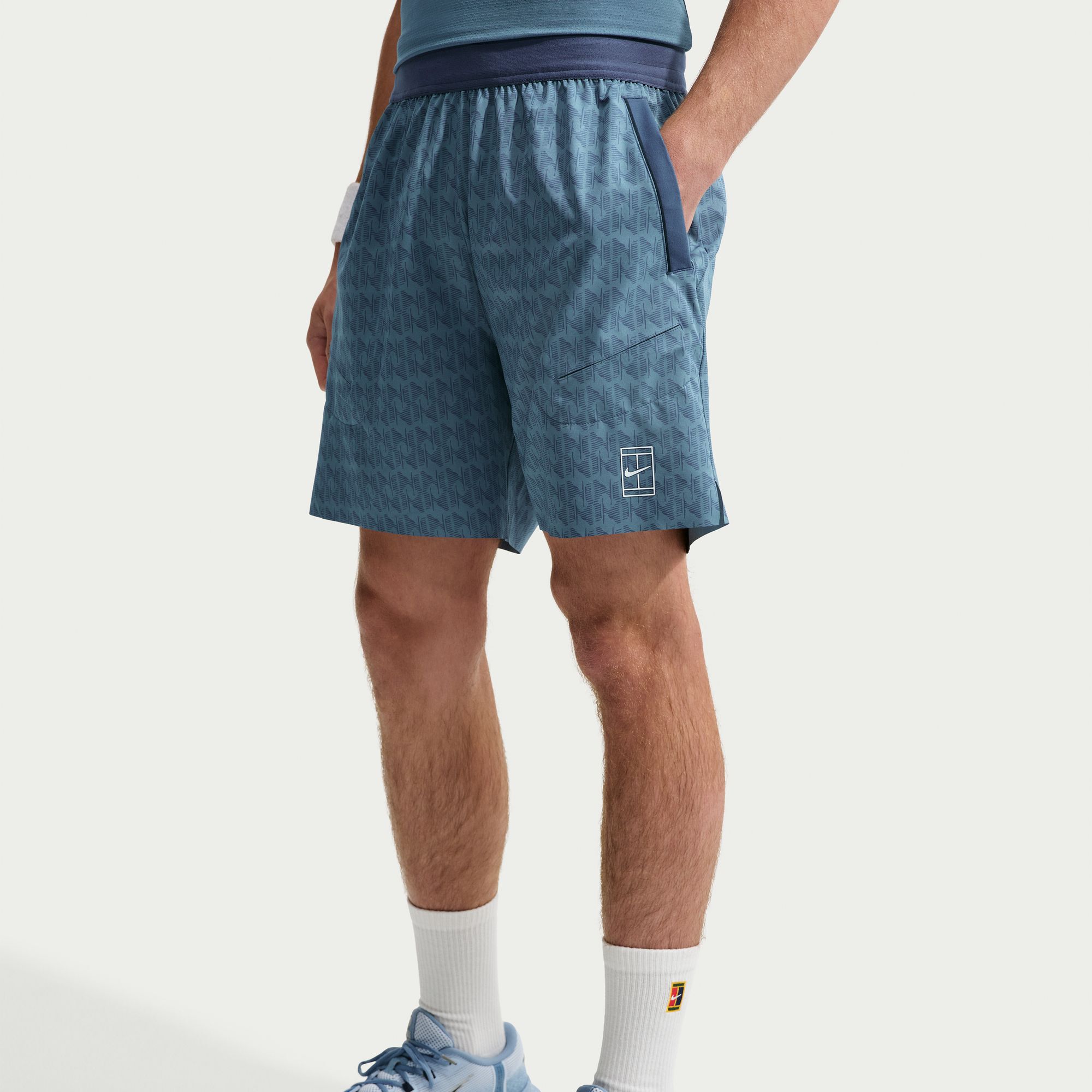 NikeCourt Advantage image number 2