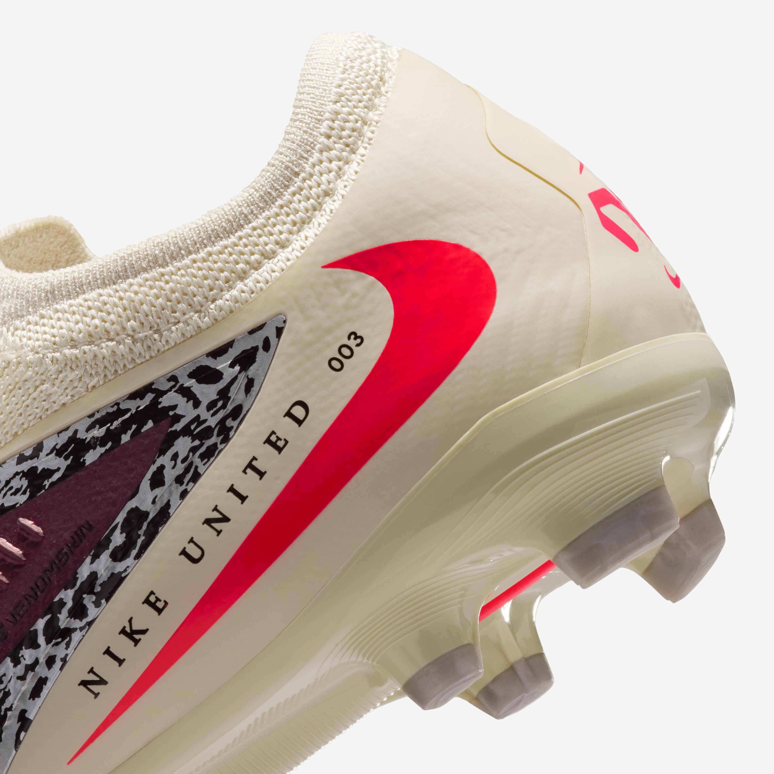 Nike United Jr Phantom 6 Low Pro image number 8