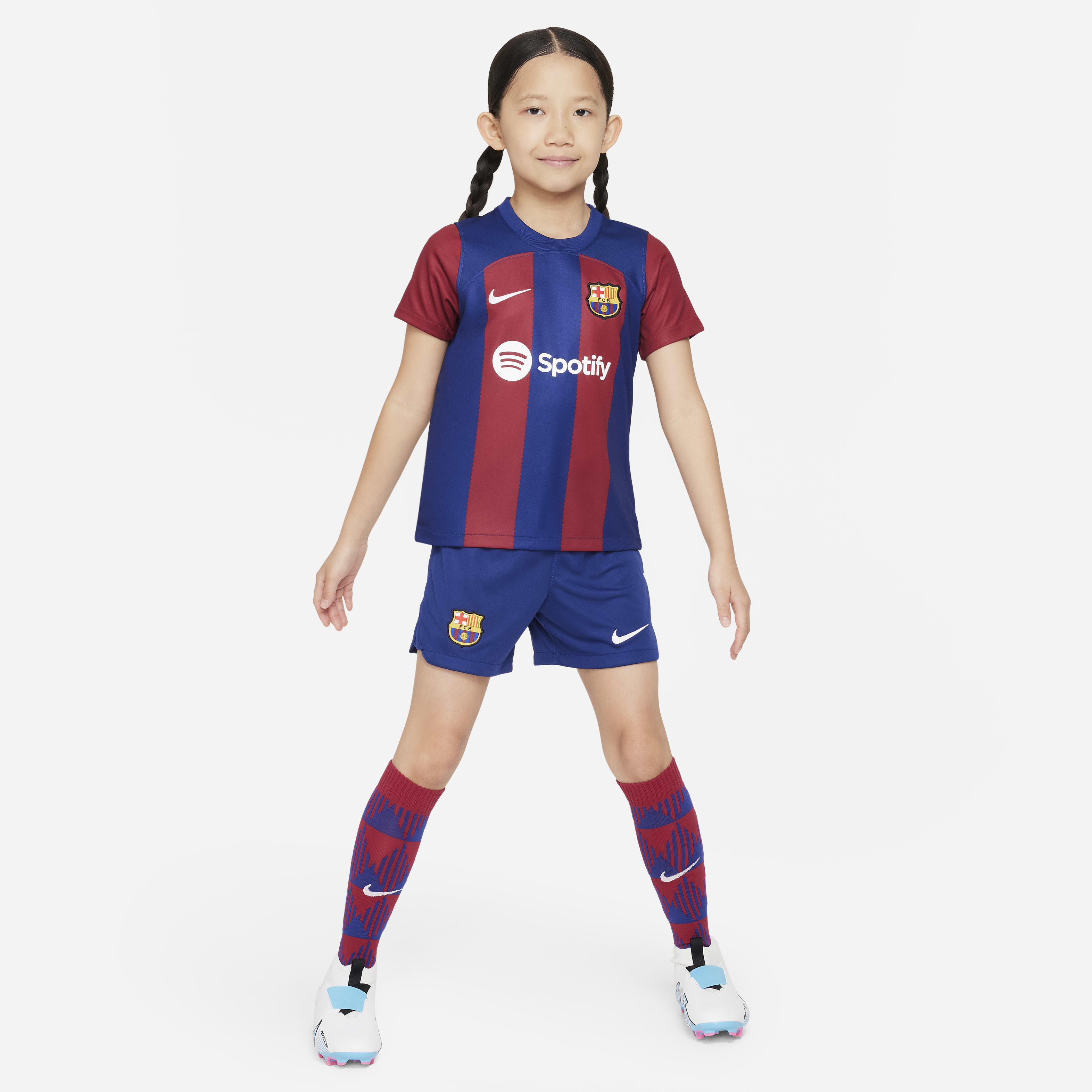 F.C. Barcelona 2023/24 Home image number 0