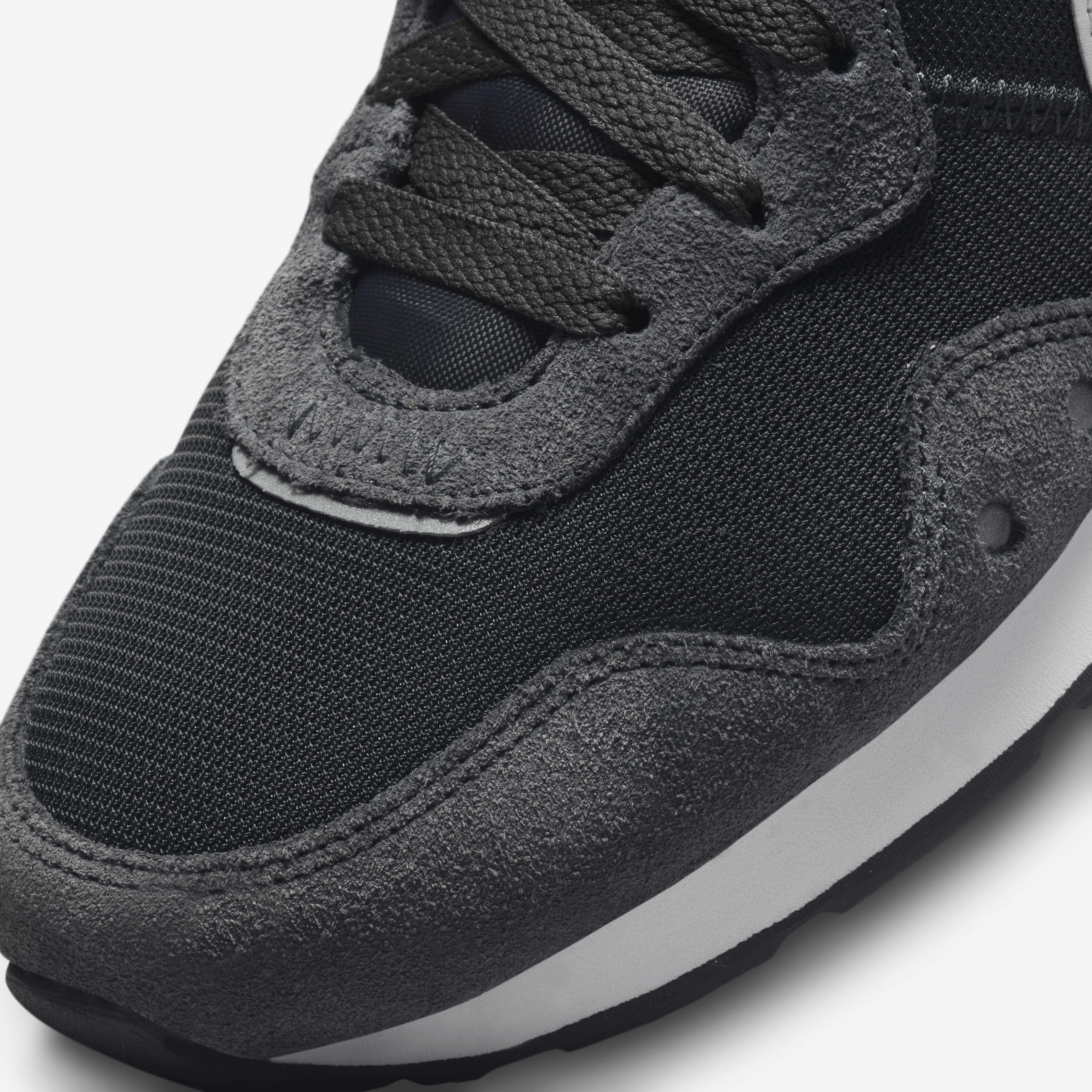 Nike Venture Runner image number 6