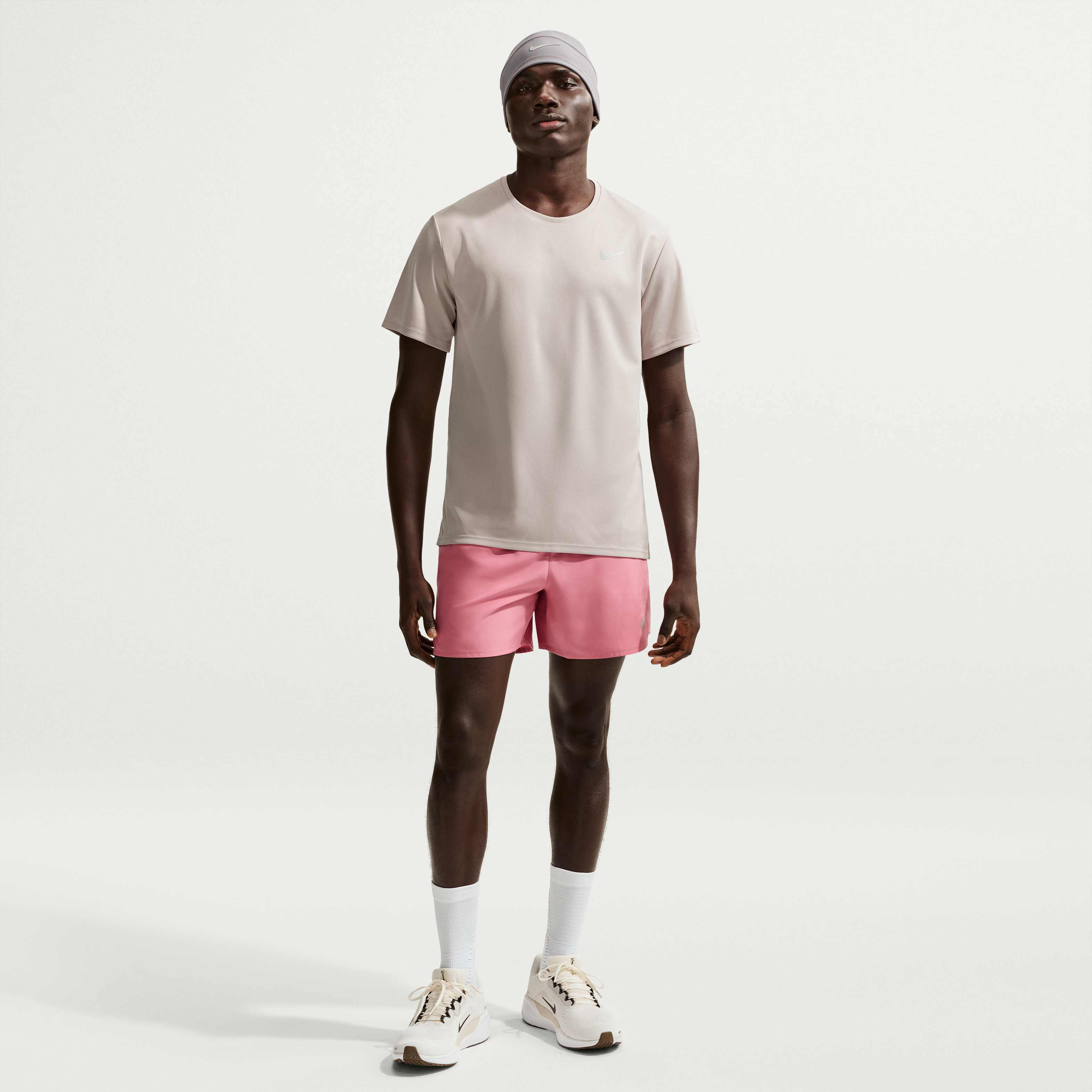 نايكي ميلر image number 3