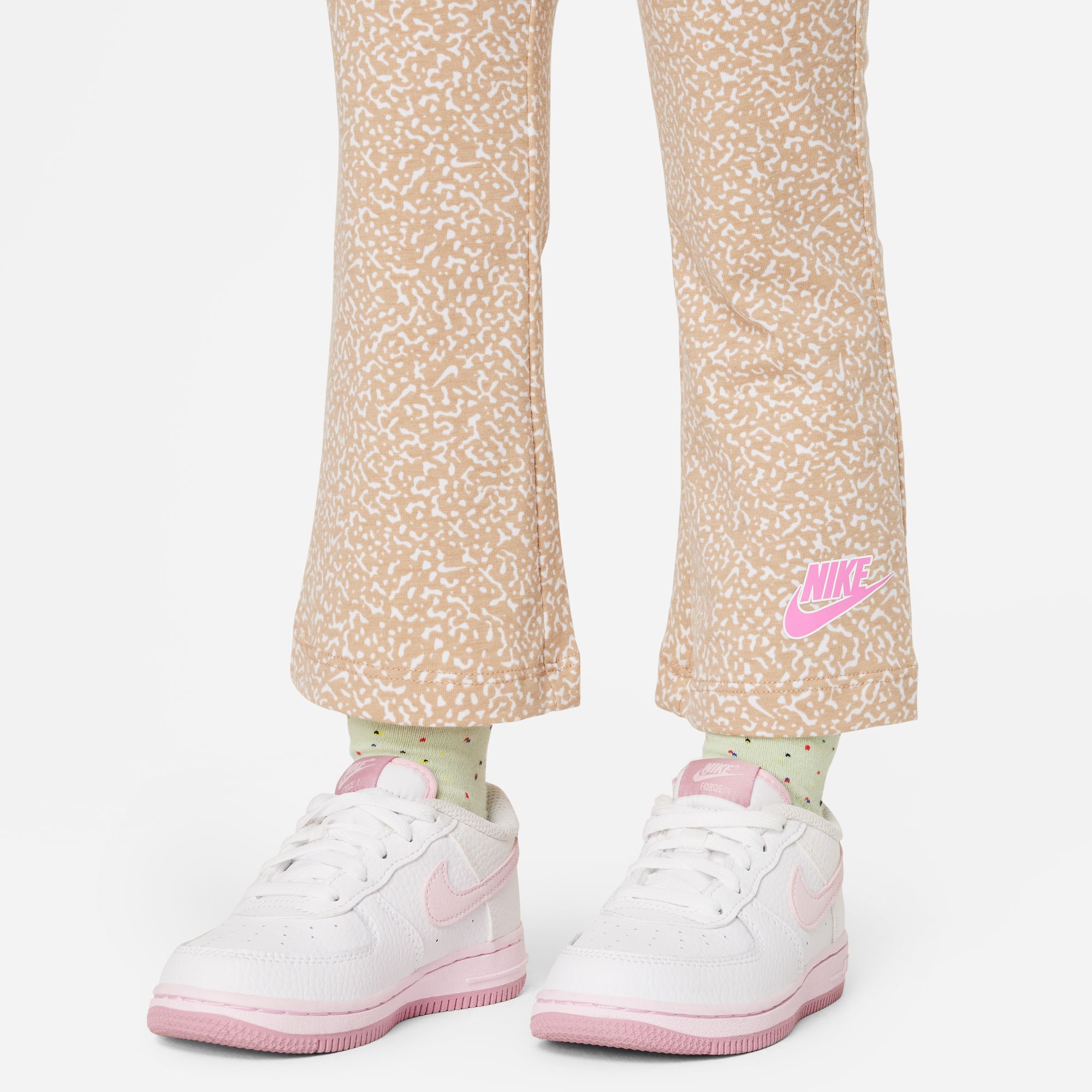 طقم نايكي نوتبوك برينتد بسحاب كامل وليقنز image number 4