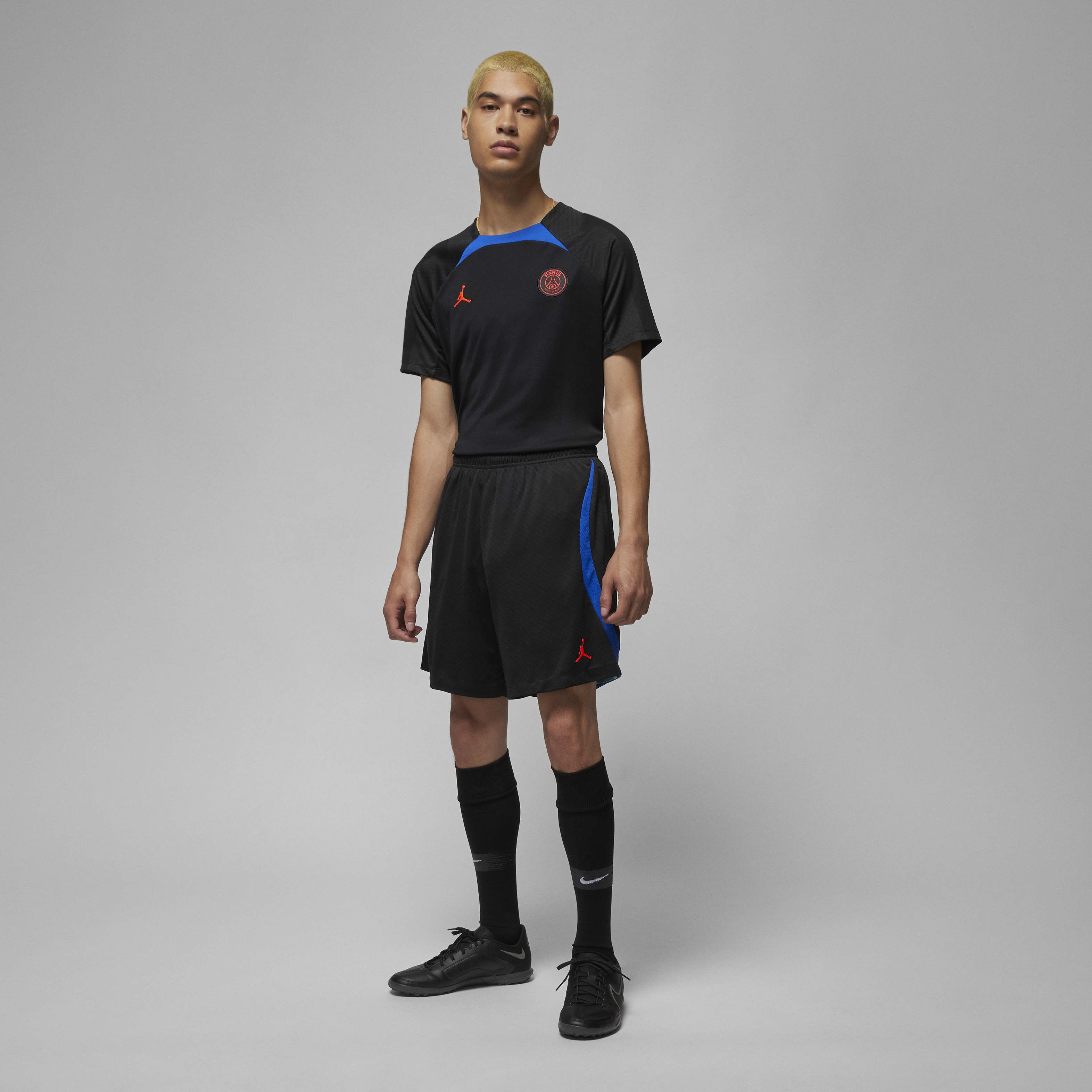 Paris Saint-Germain Strike Away image number 7