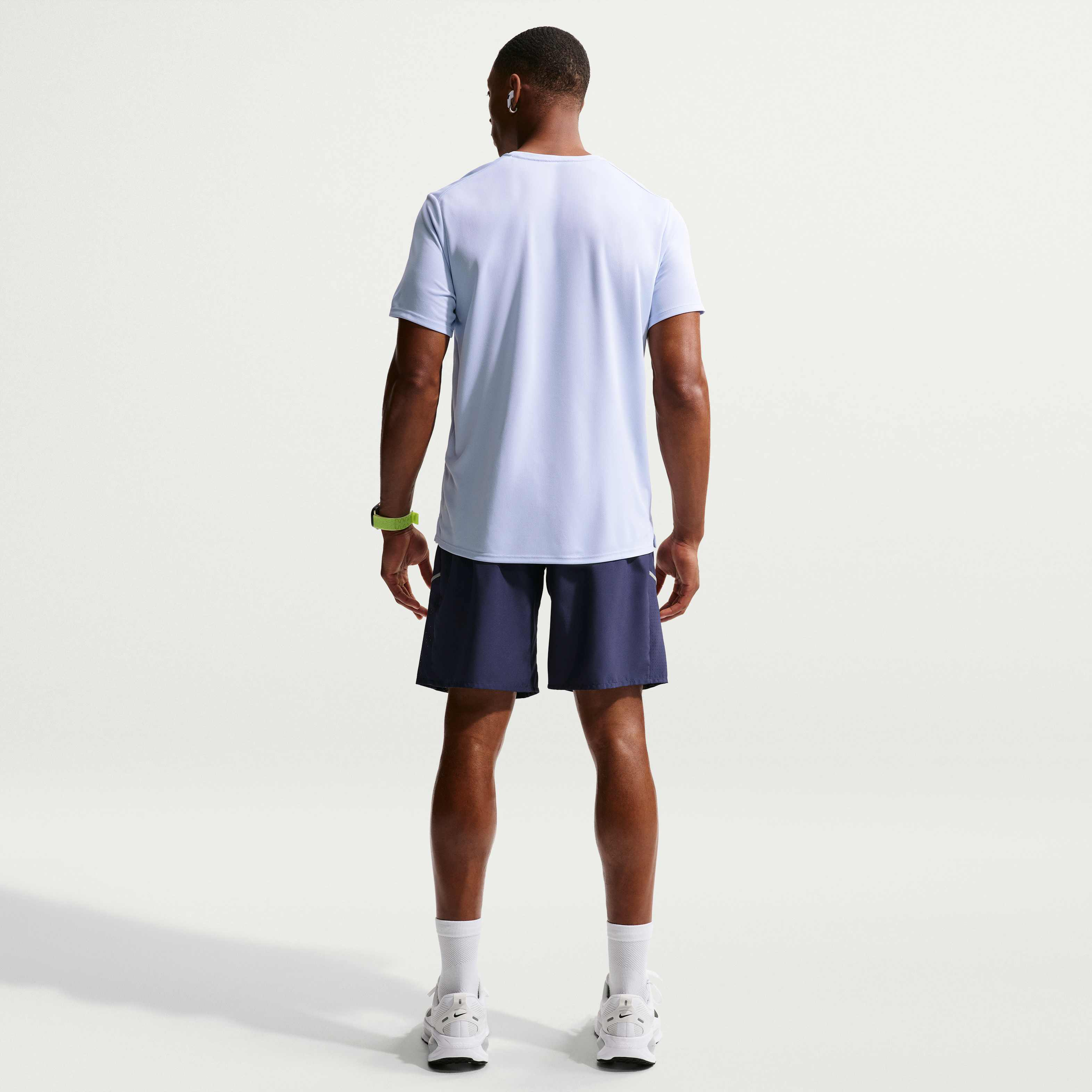 نايكي ميلر image number 4