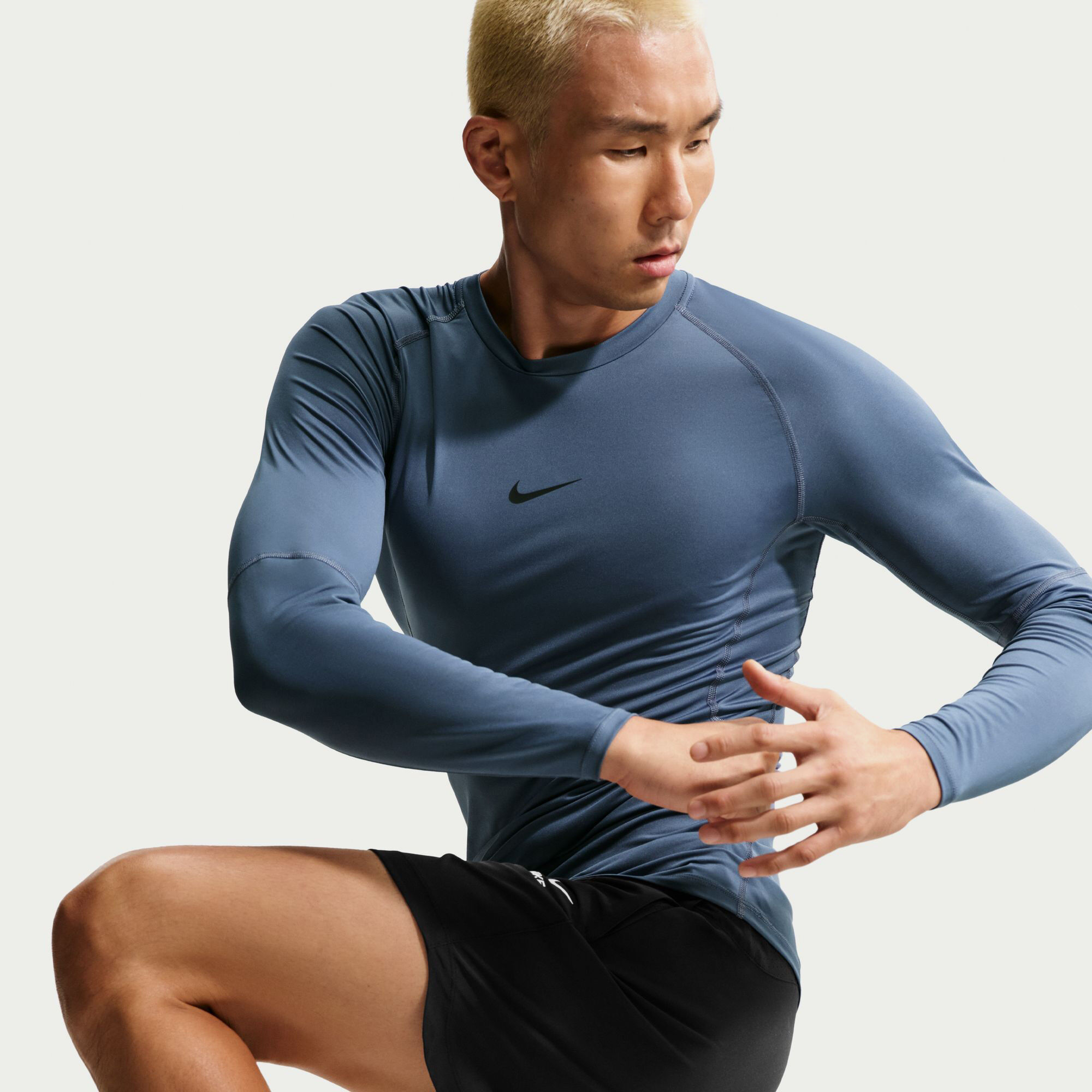 Nike Pro image number 4