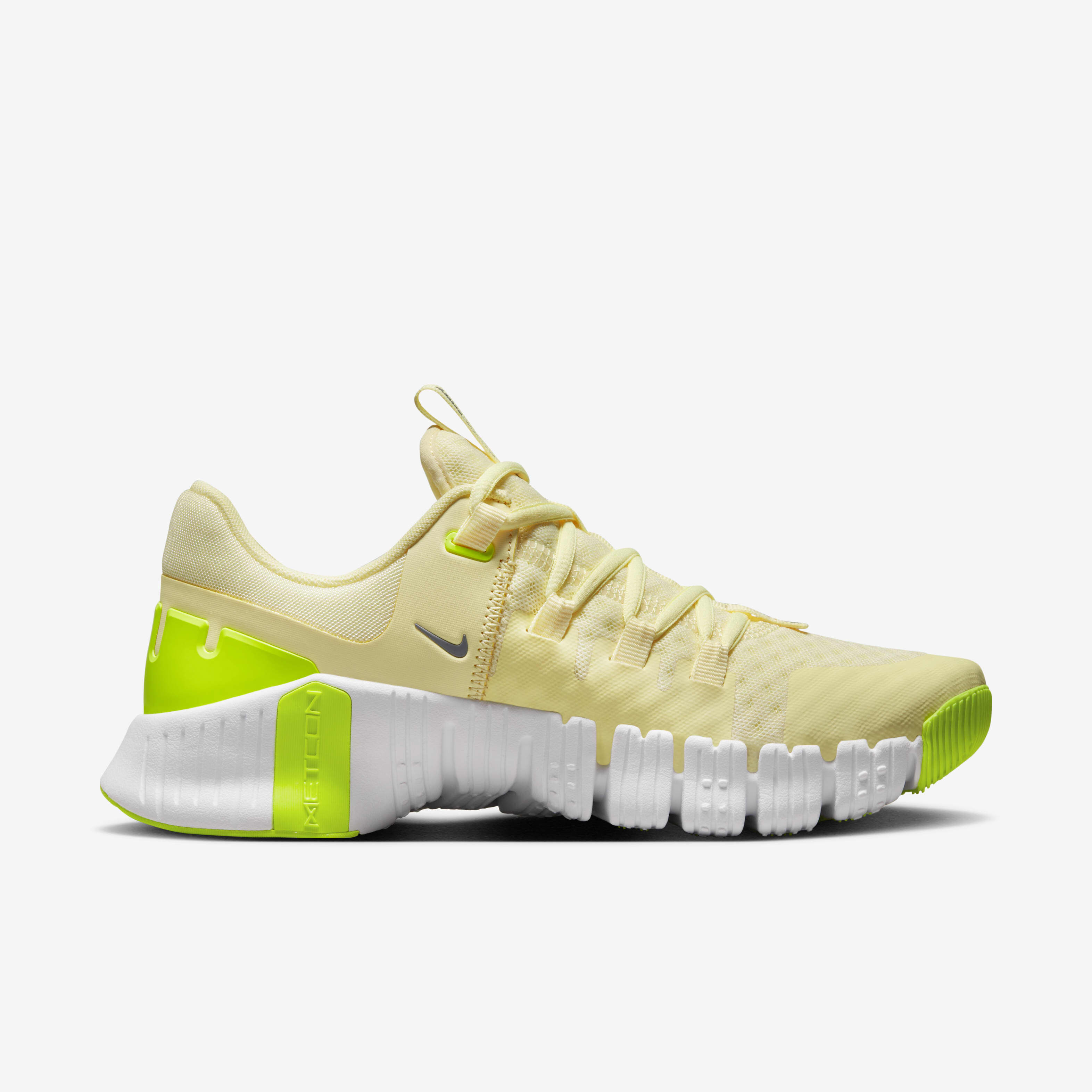 nike metcon 5 university gold
