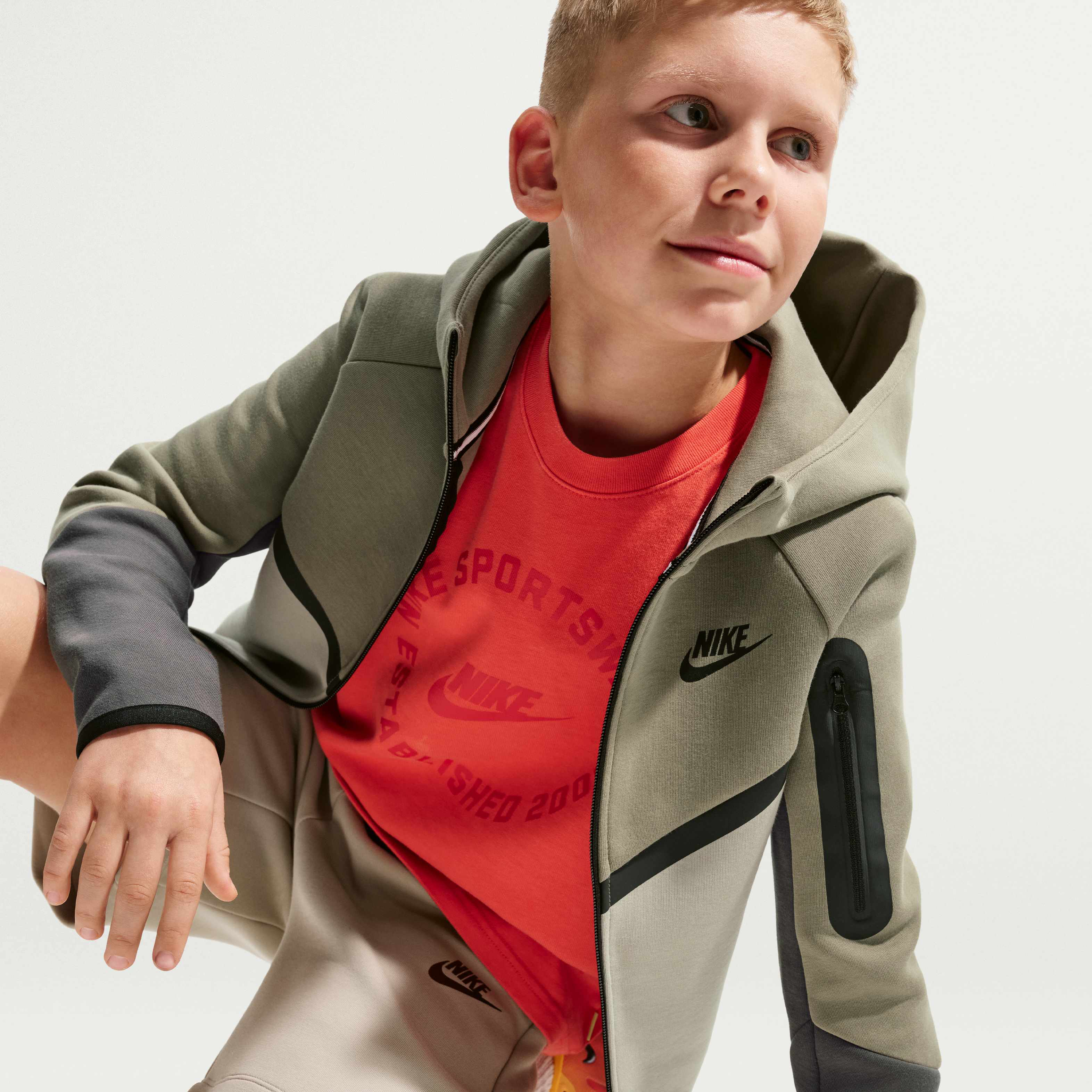 Nike Sportswear Tech Fleece image number 2