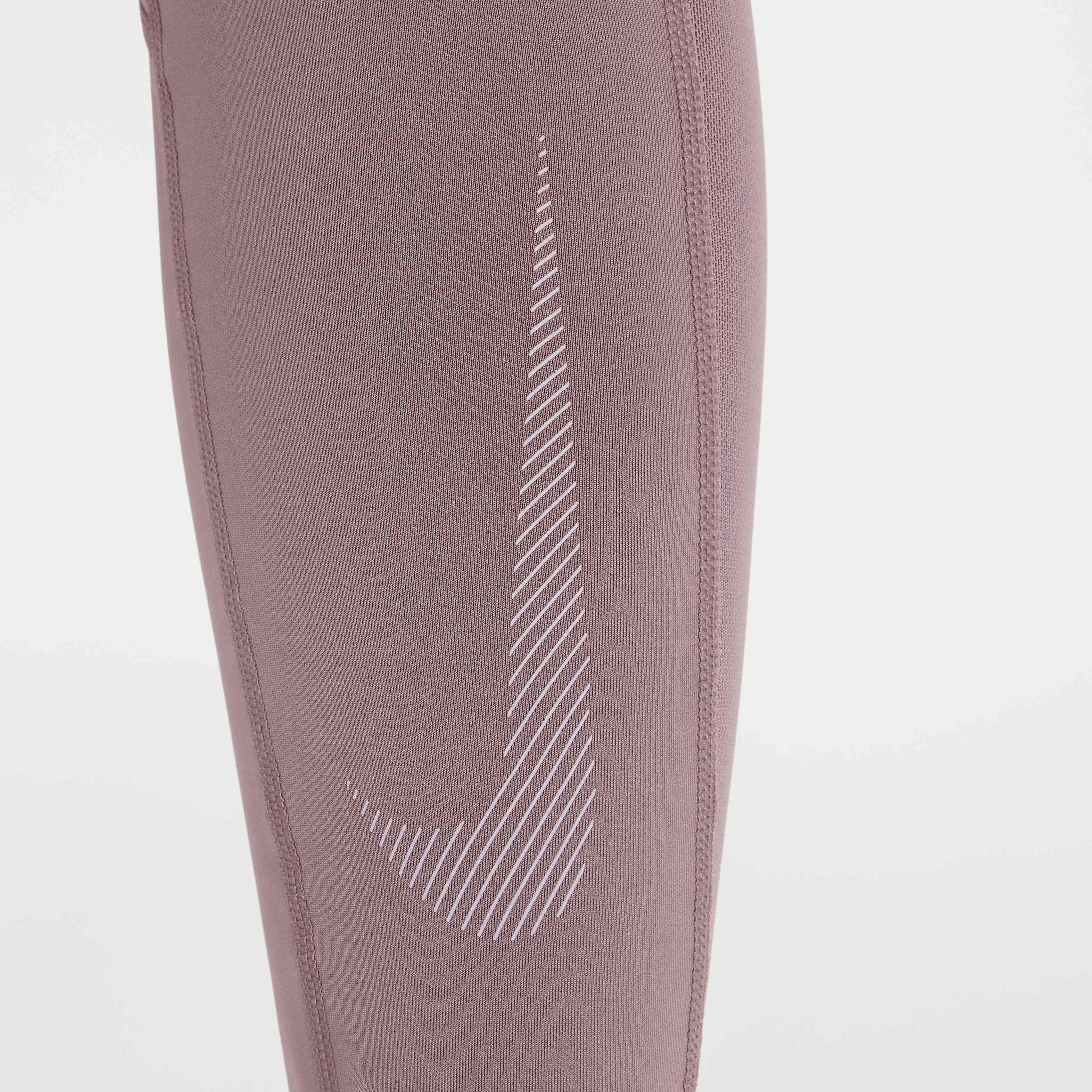 Nike Pro image number 3