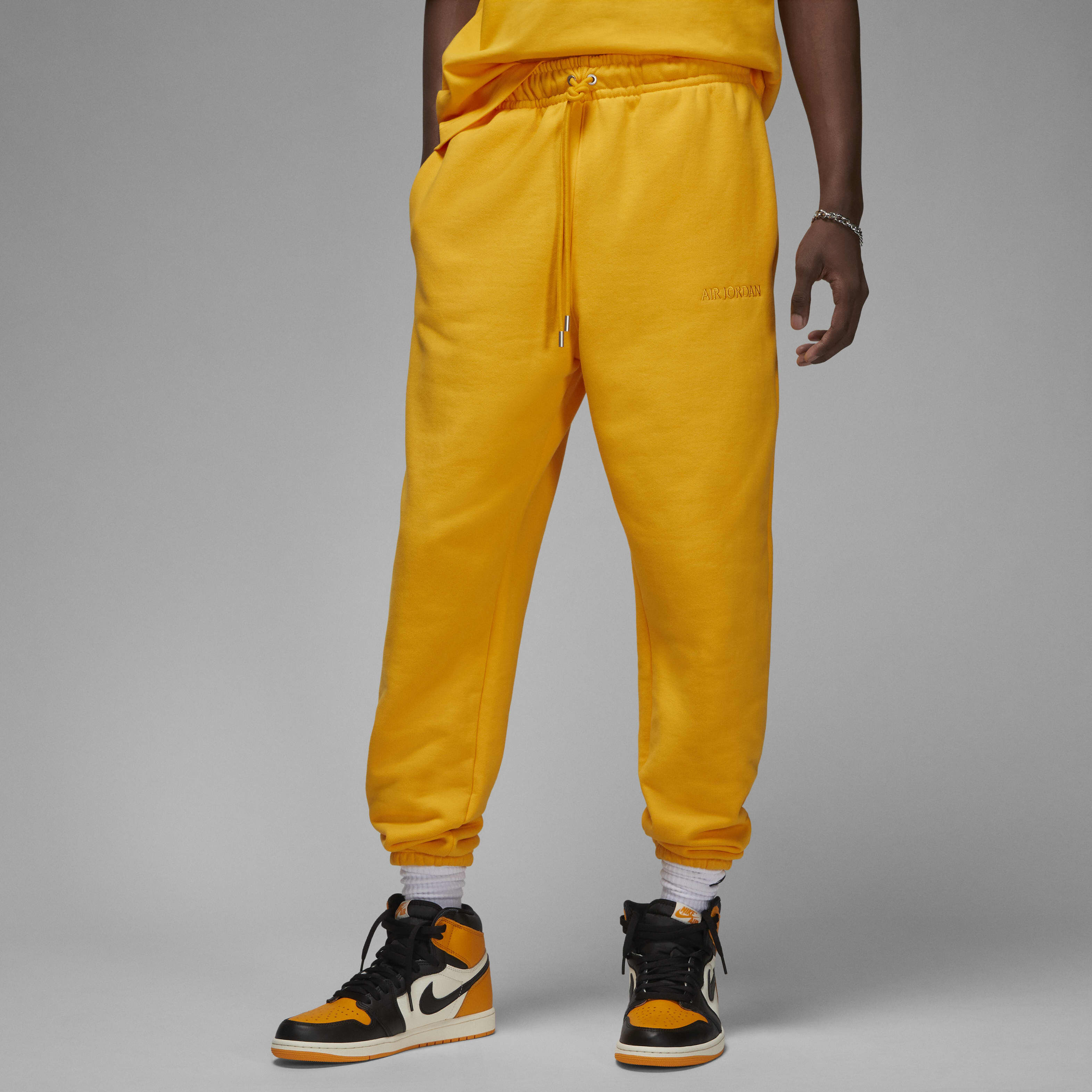 Orange jordan sweatpants online
