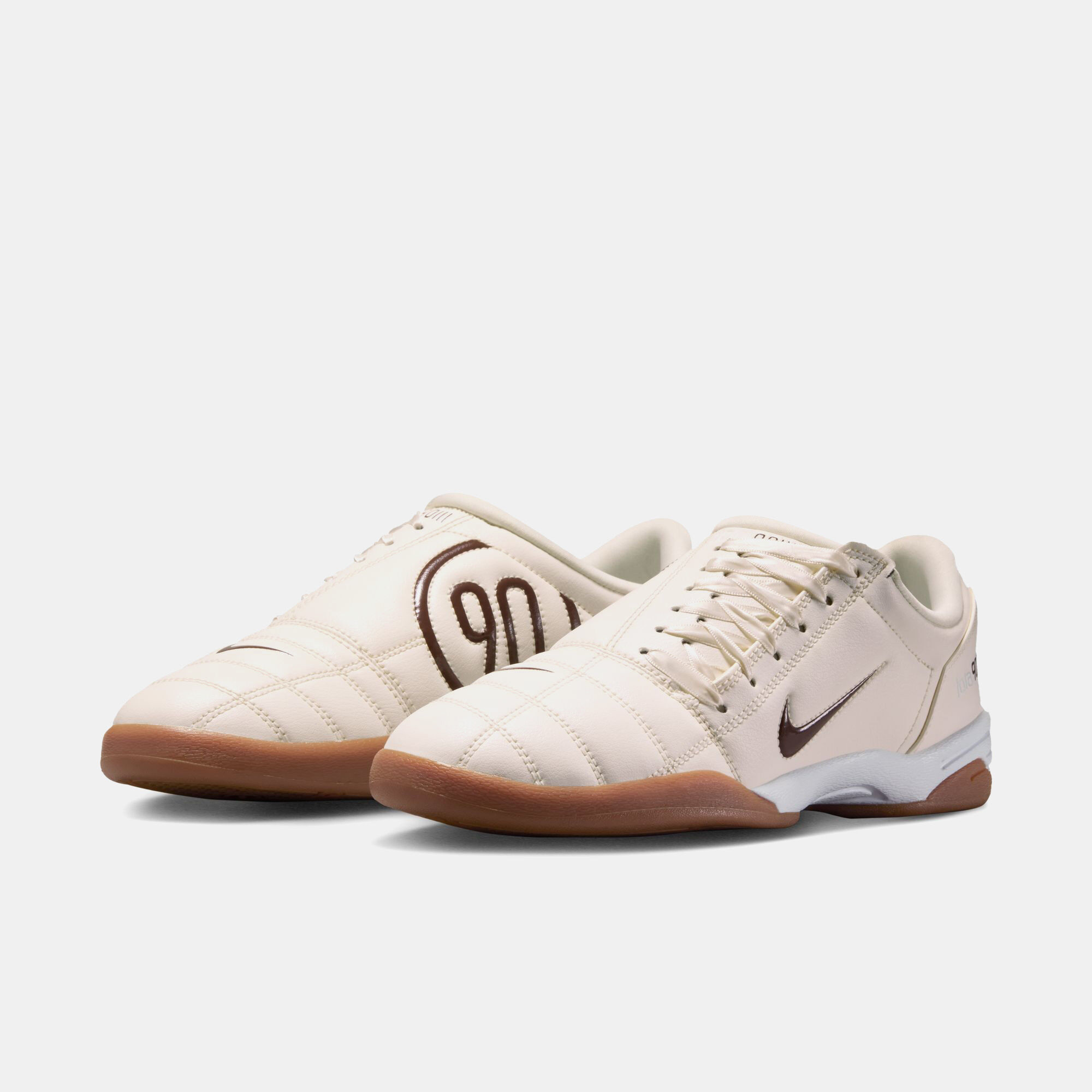 Nike Total90 image number 2