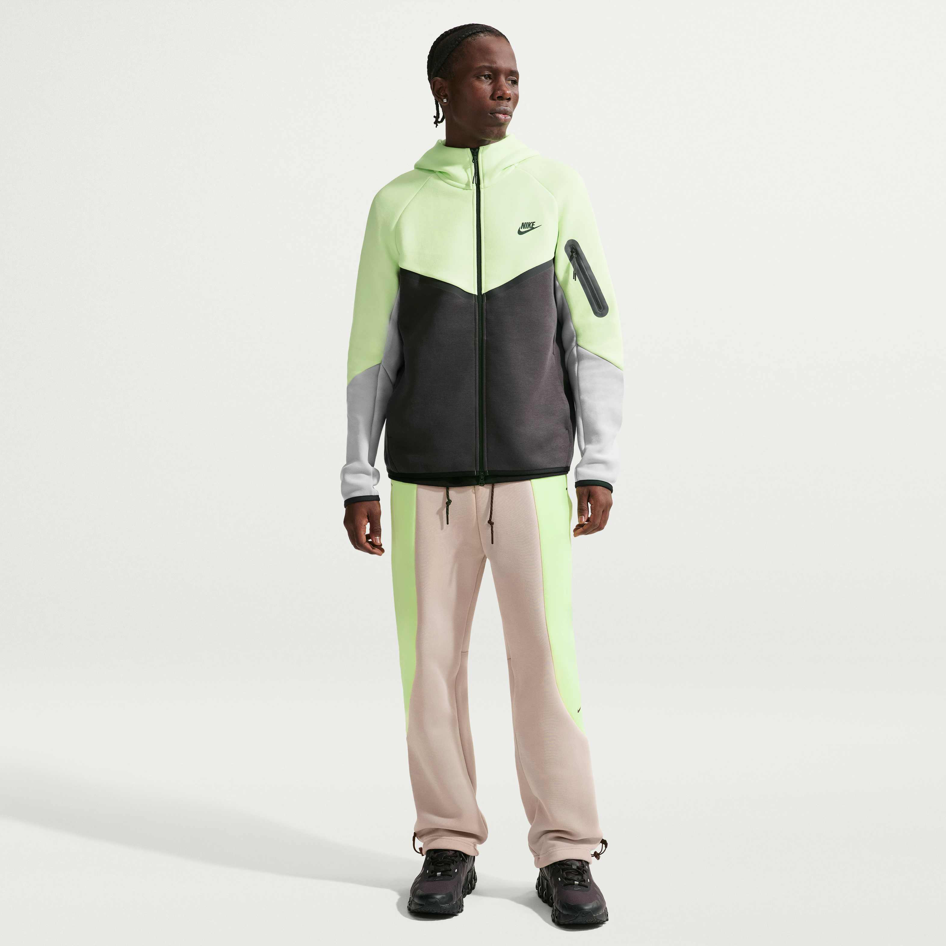 Nike Tech image number 3