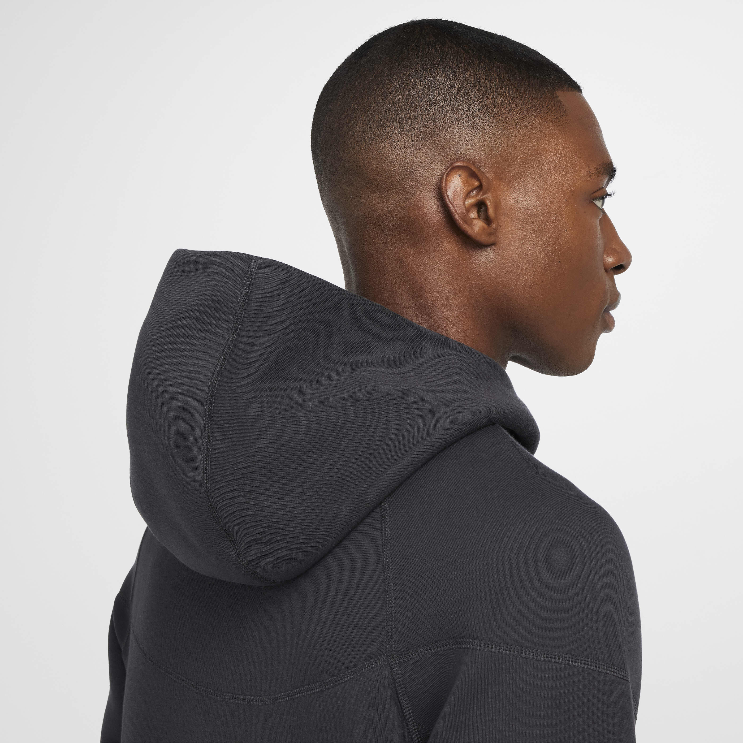 Liverpool F.C. Tech Windrunner Third image number 6