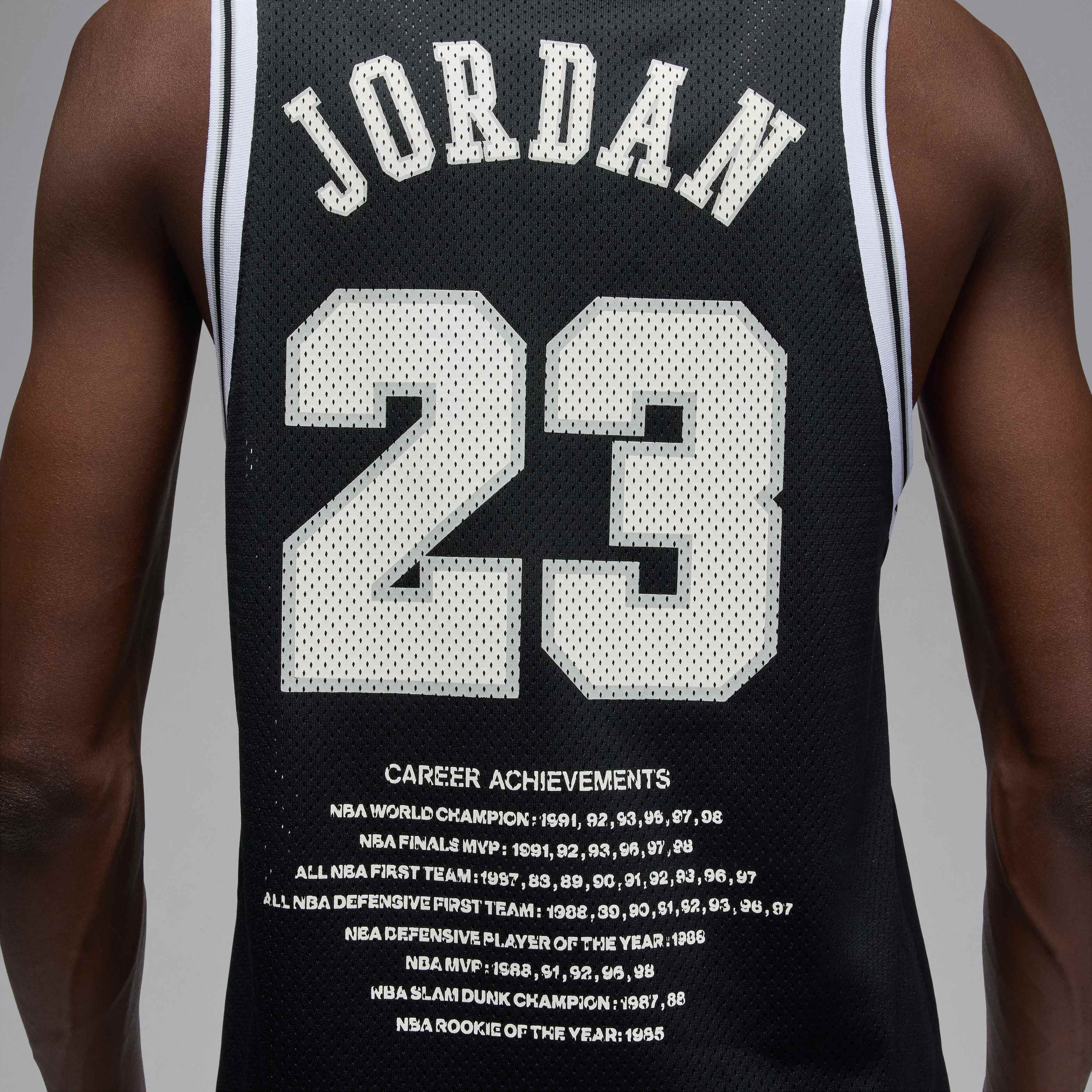 Jordan Essentials image number 4