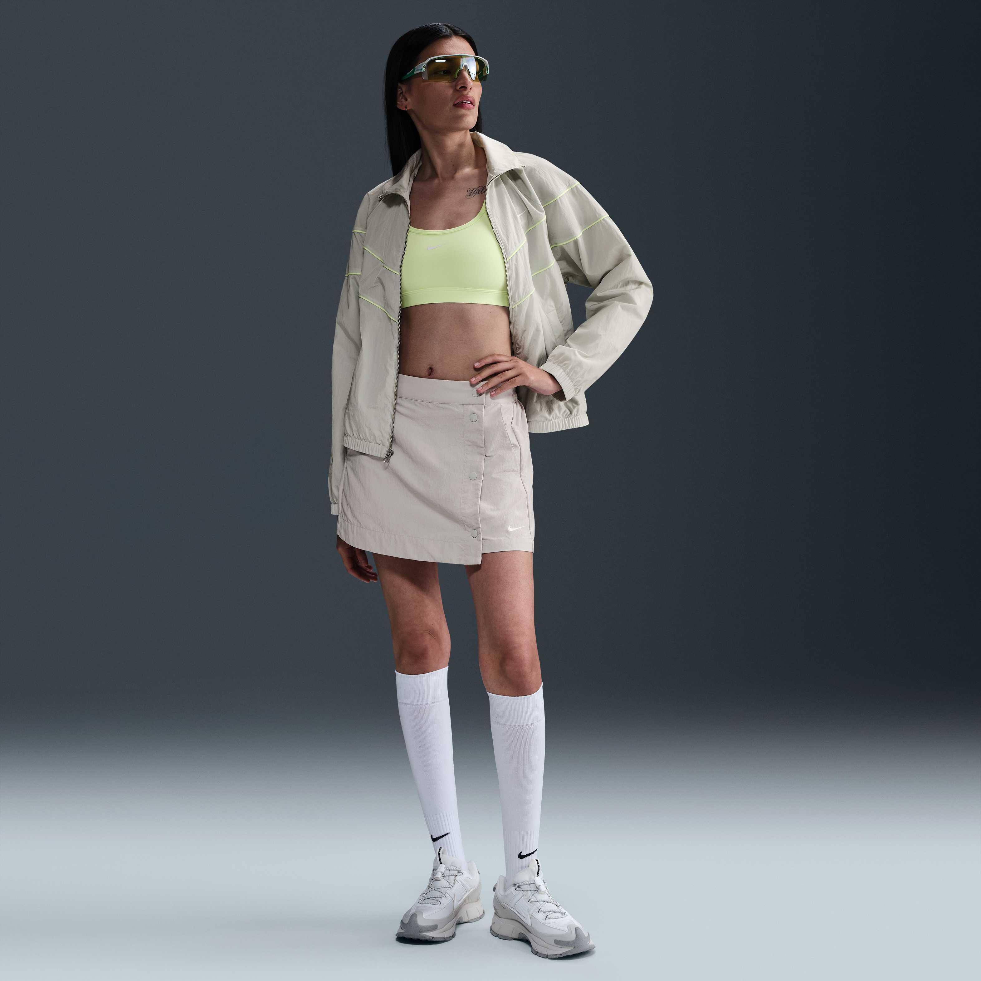 Nike Sportswear Essential image number 0