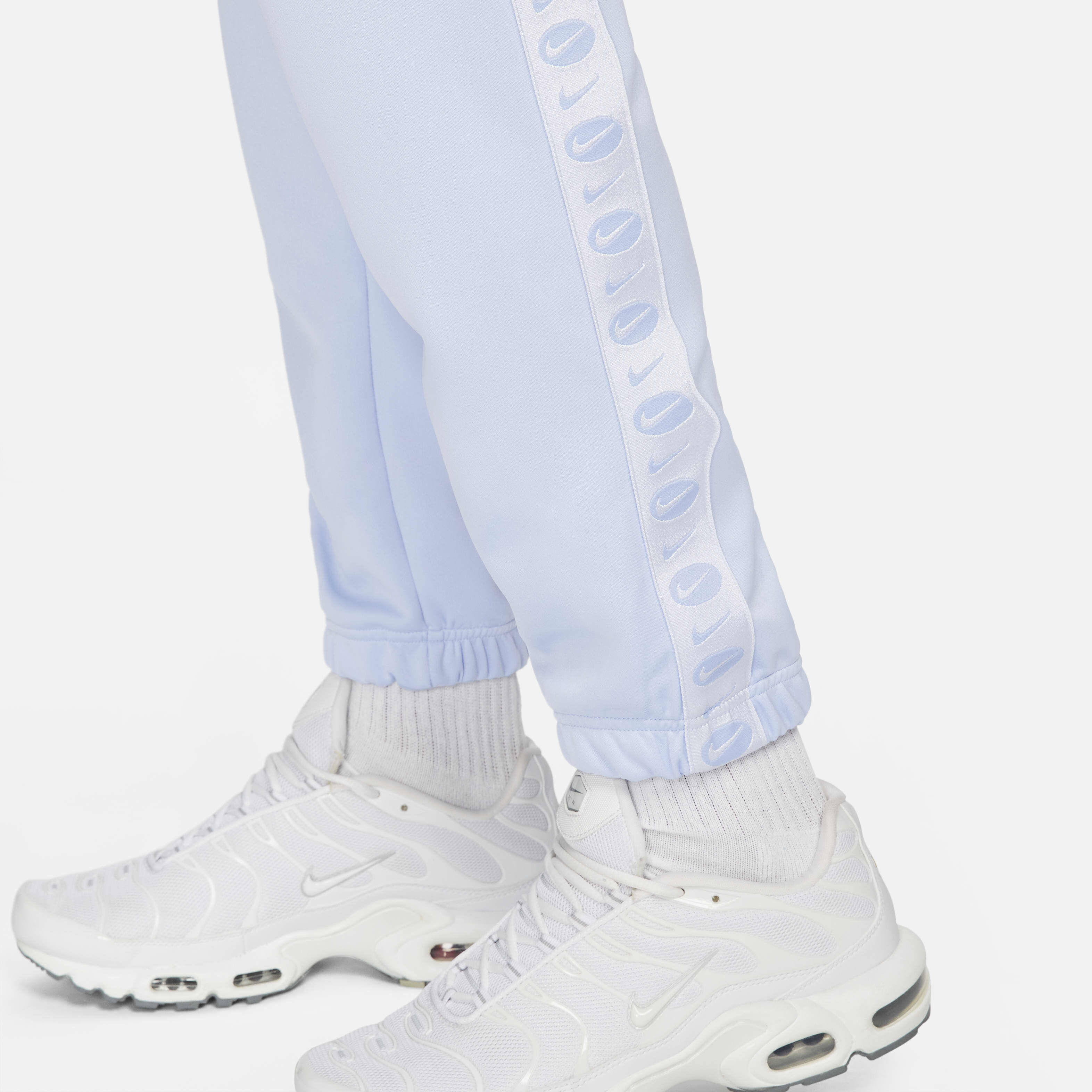 Nike Sportswear Swoosh League image number 3