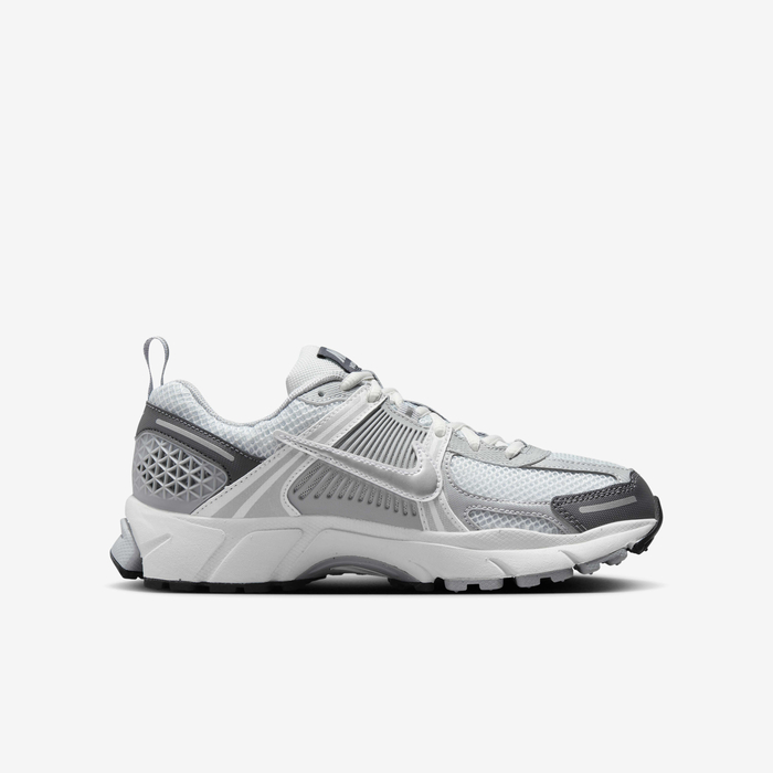 Nike Vomero 5 image number 2 Nike Vomero 5 image number 2