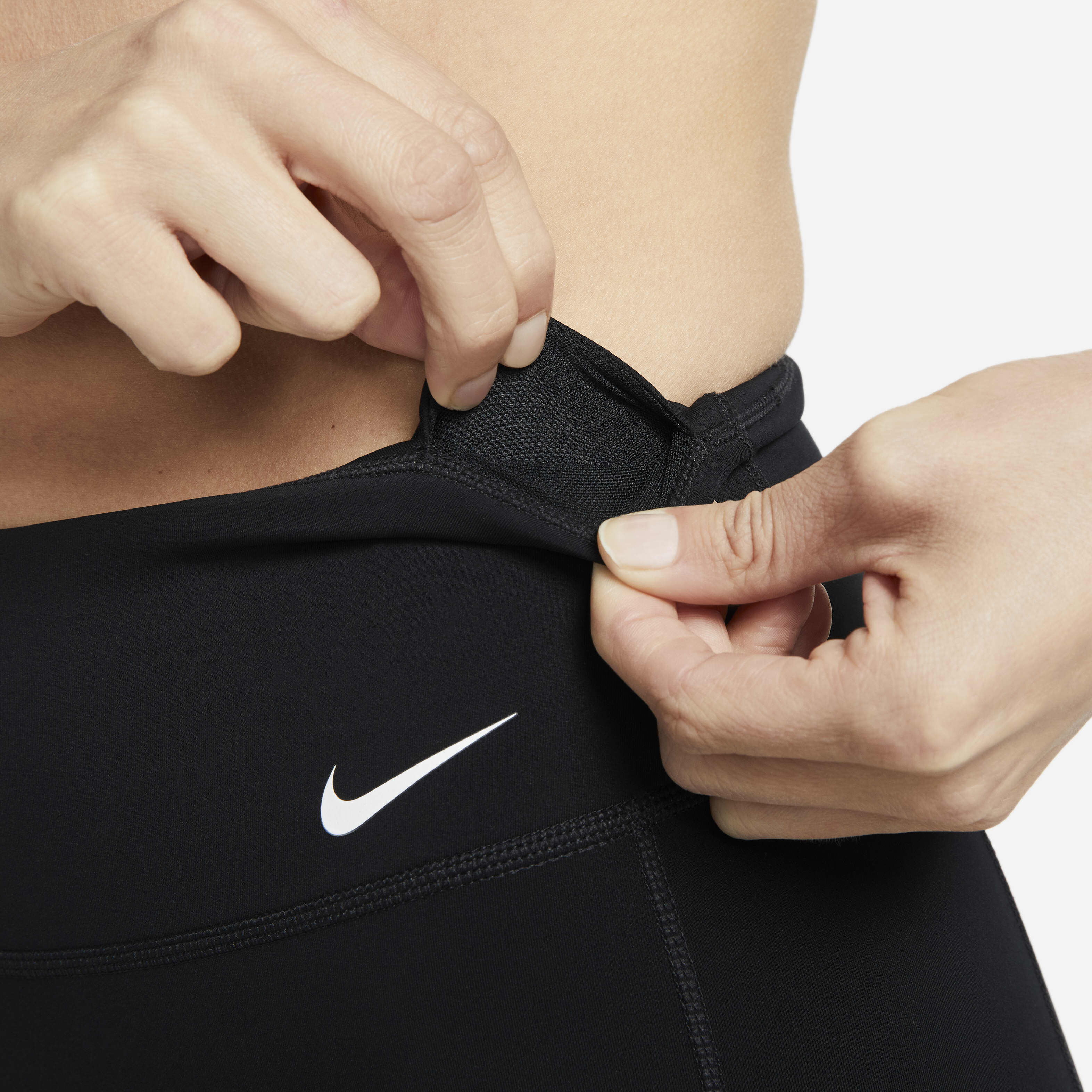 Nike One Leak Protection: Period image number 5