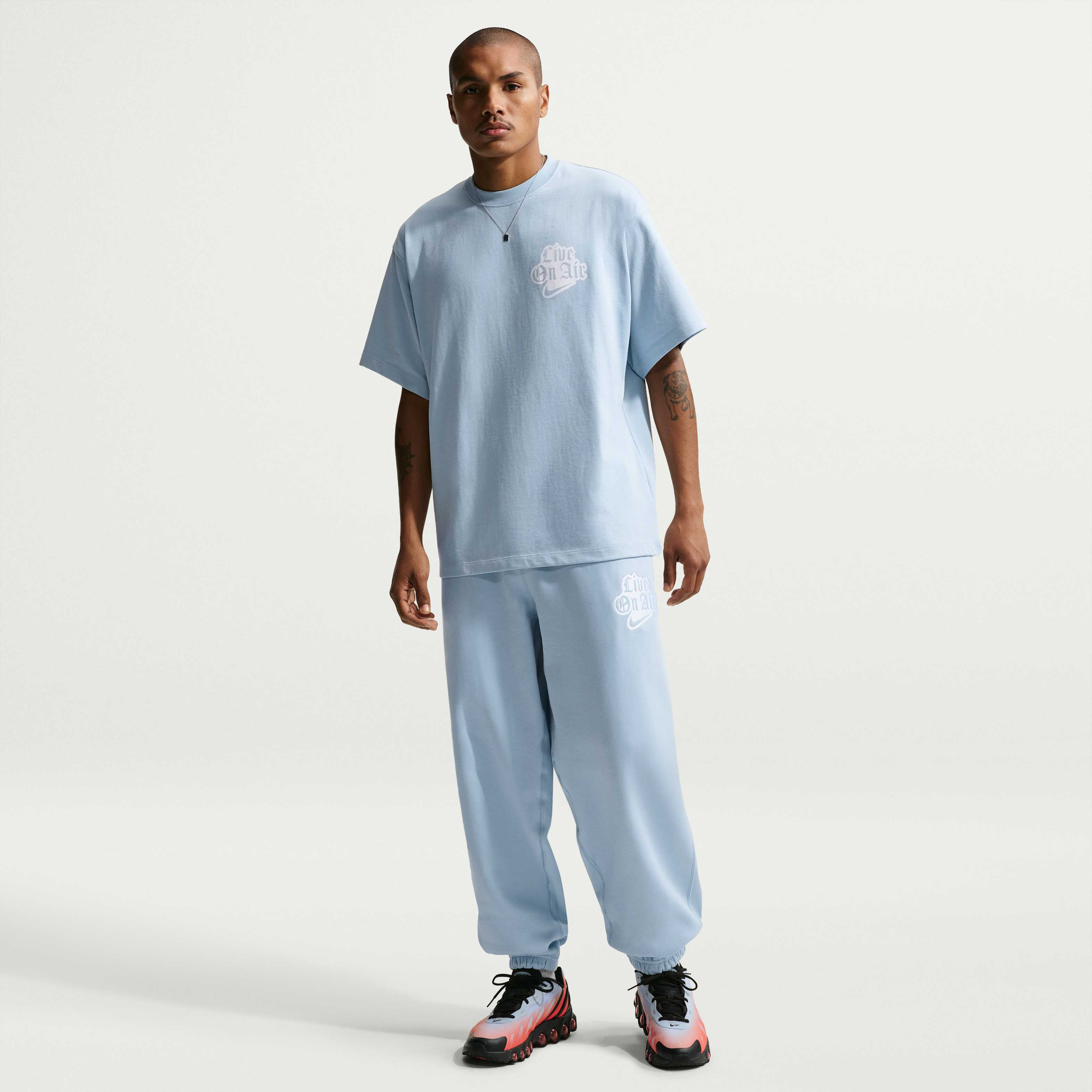 Nike Solo Swoosh image number 0