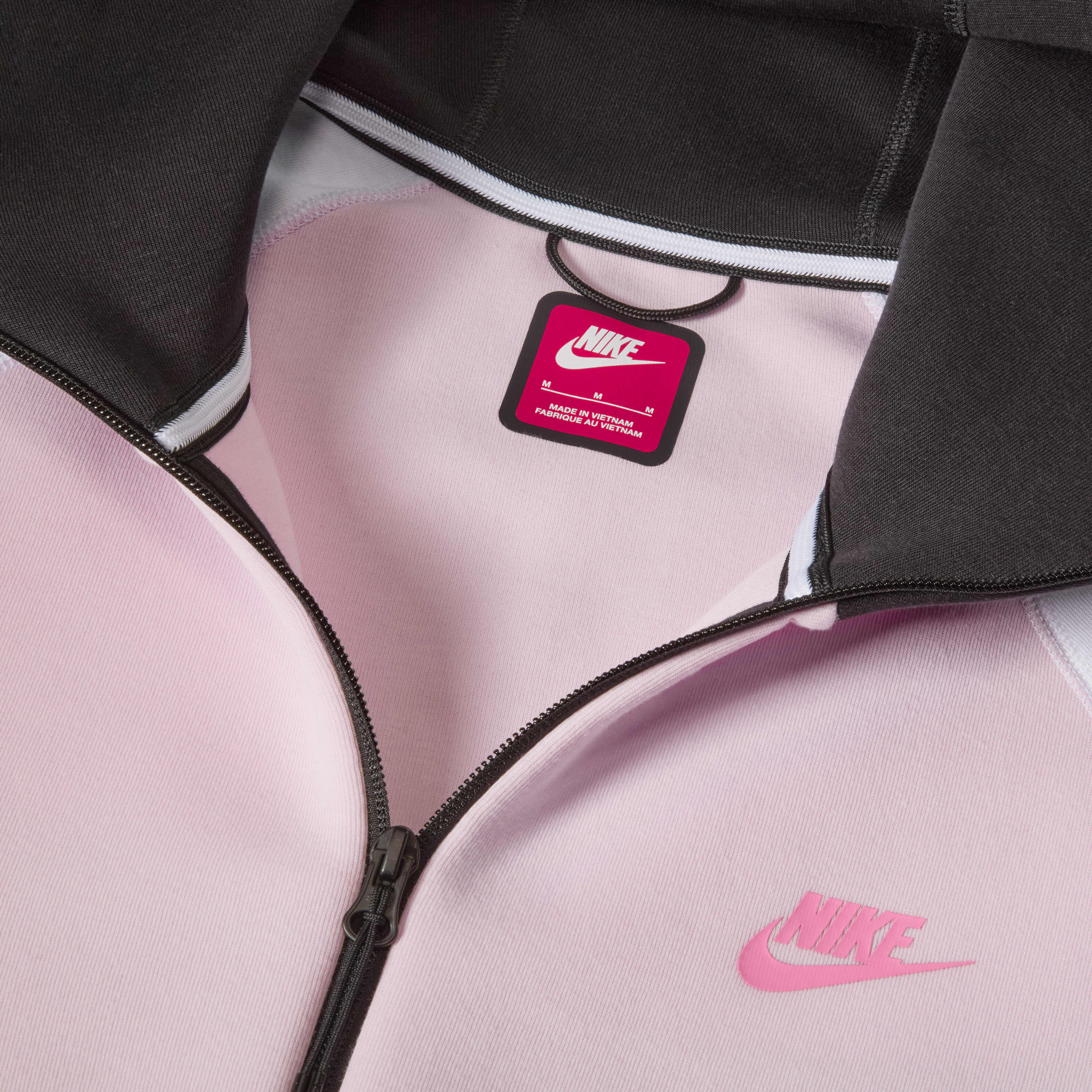 نايكي سبورتسوير تك فليس ويندرانر image number 3