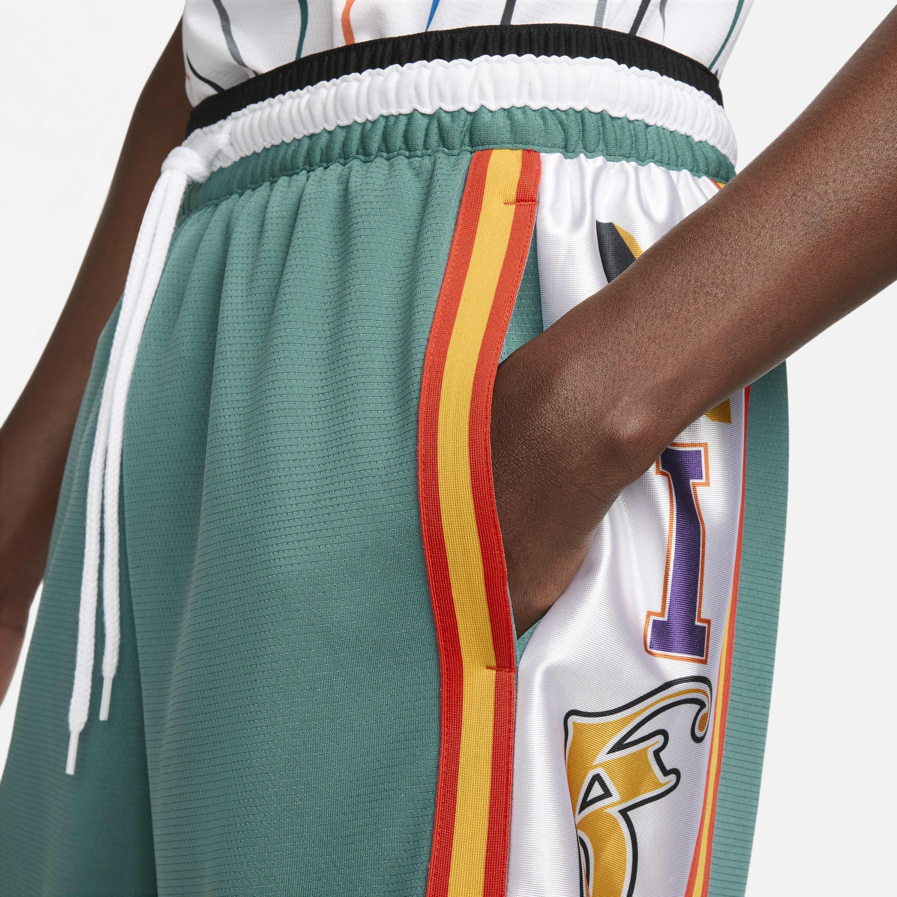 Nike Dri-FIT DNA image number 3