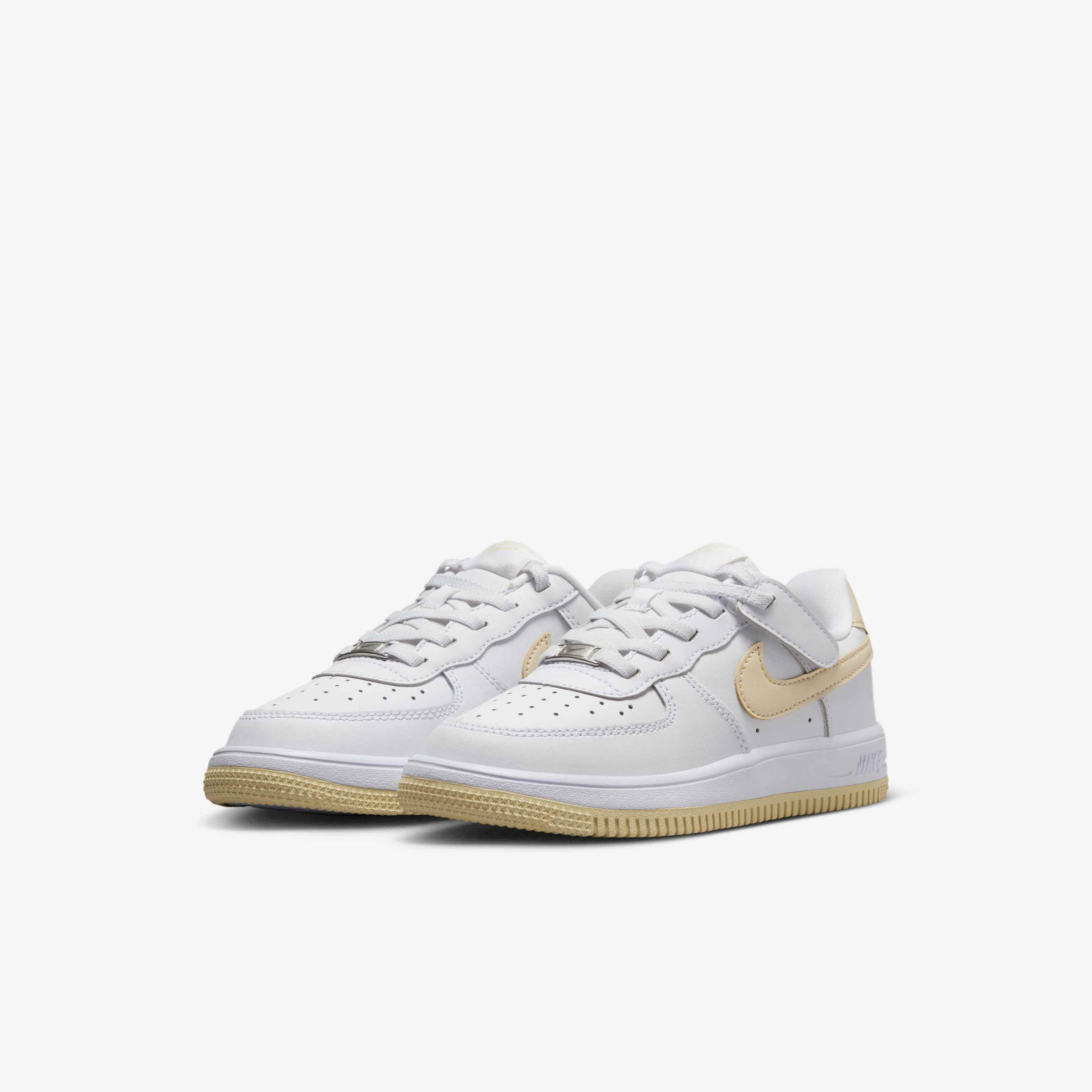 white & silver force 1 lv8 ho20 trainers junior