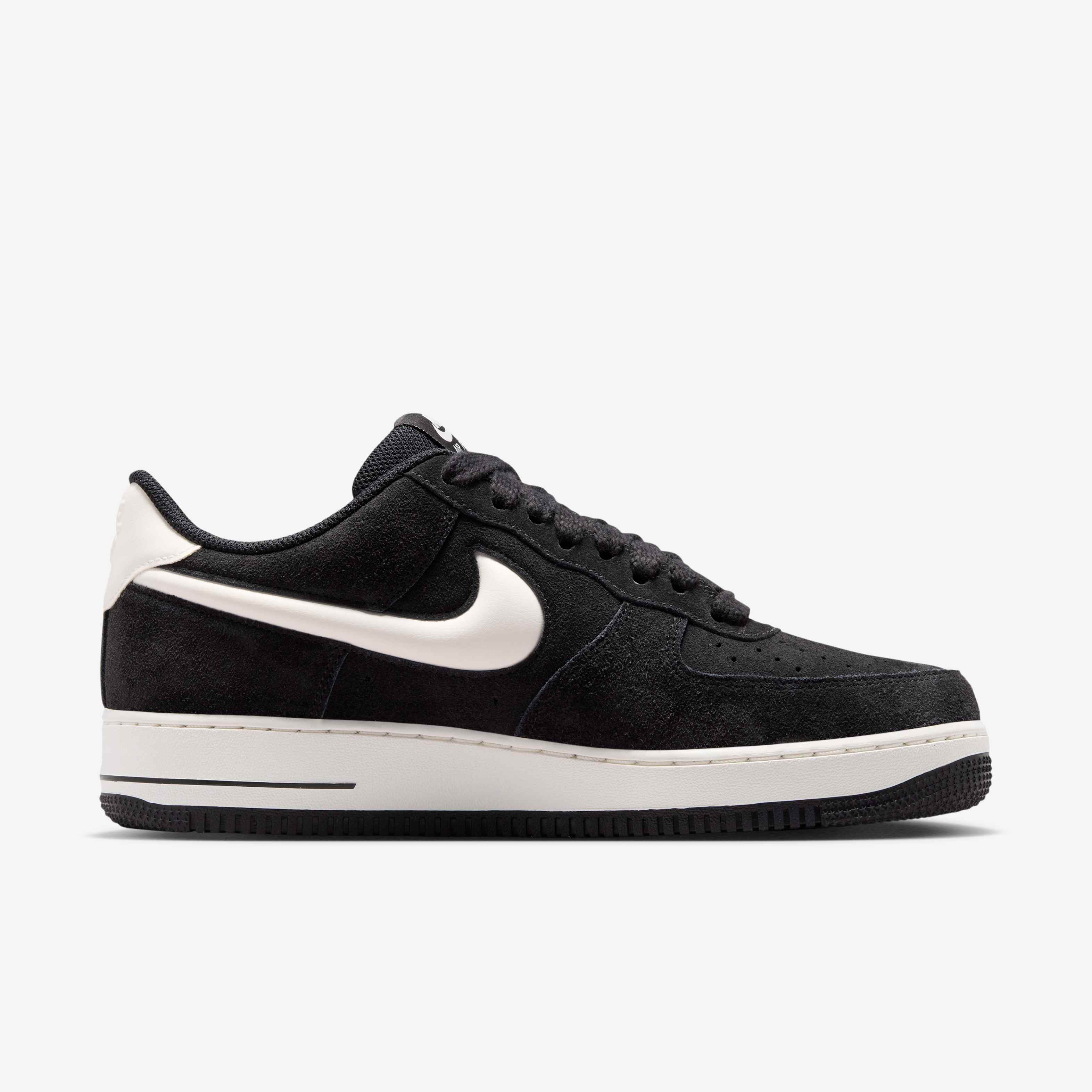 Nike Air Force 1 '07 LV8 image number 2
