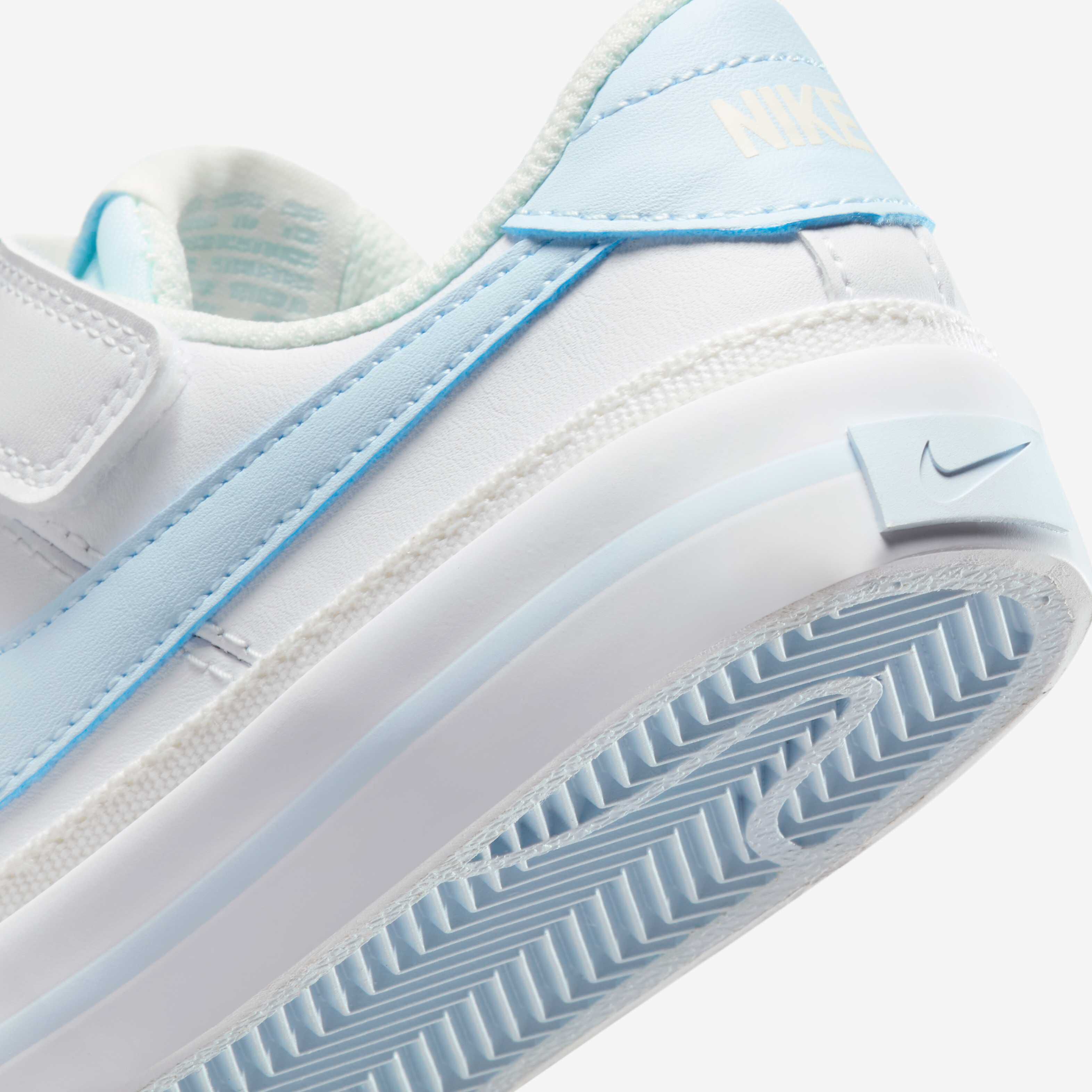 NikeCourt Legacy image number 7