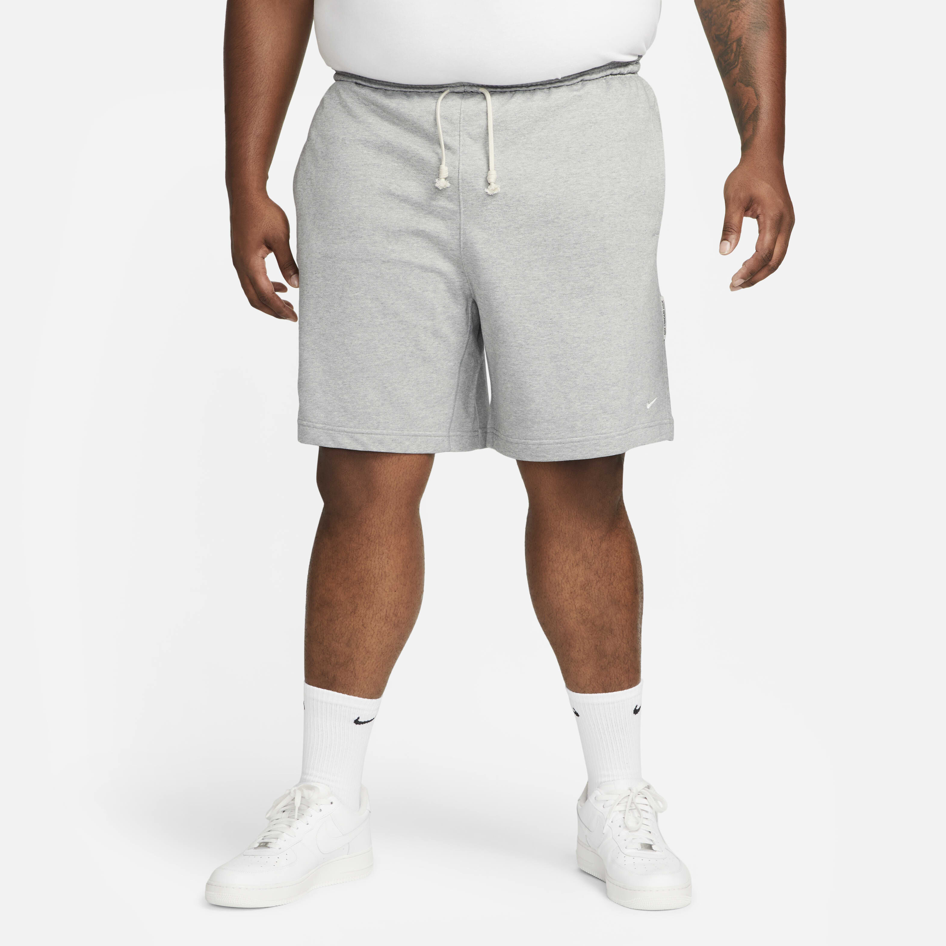 Nike Standard Issue image number 9