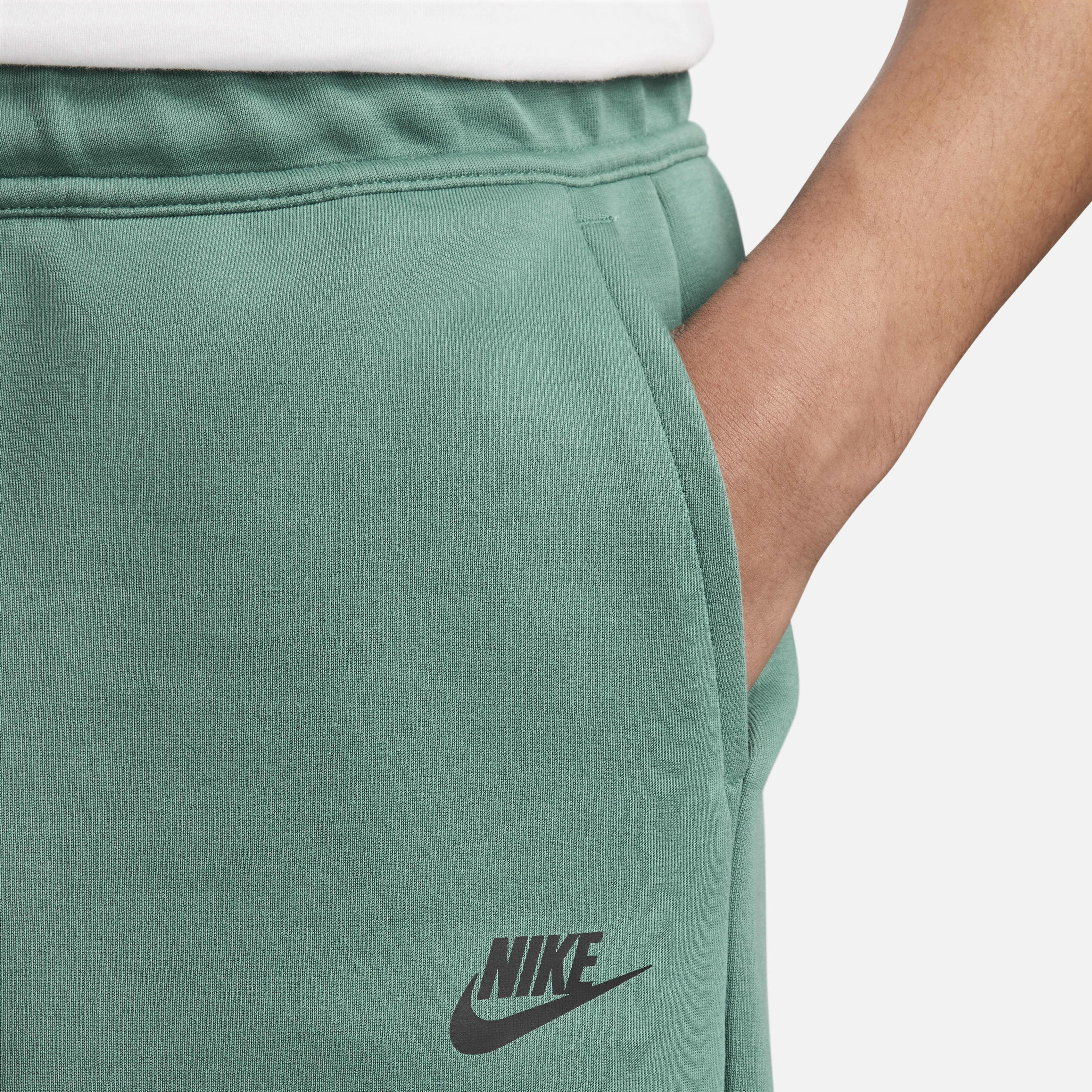 Nike Sportswear Tech Fleece image number 4