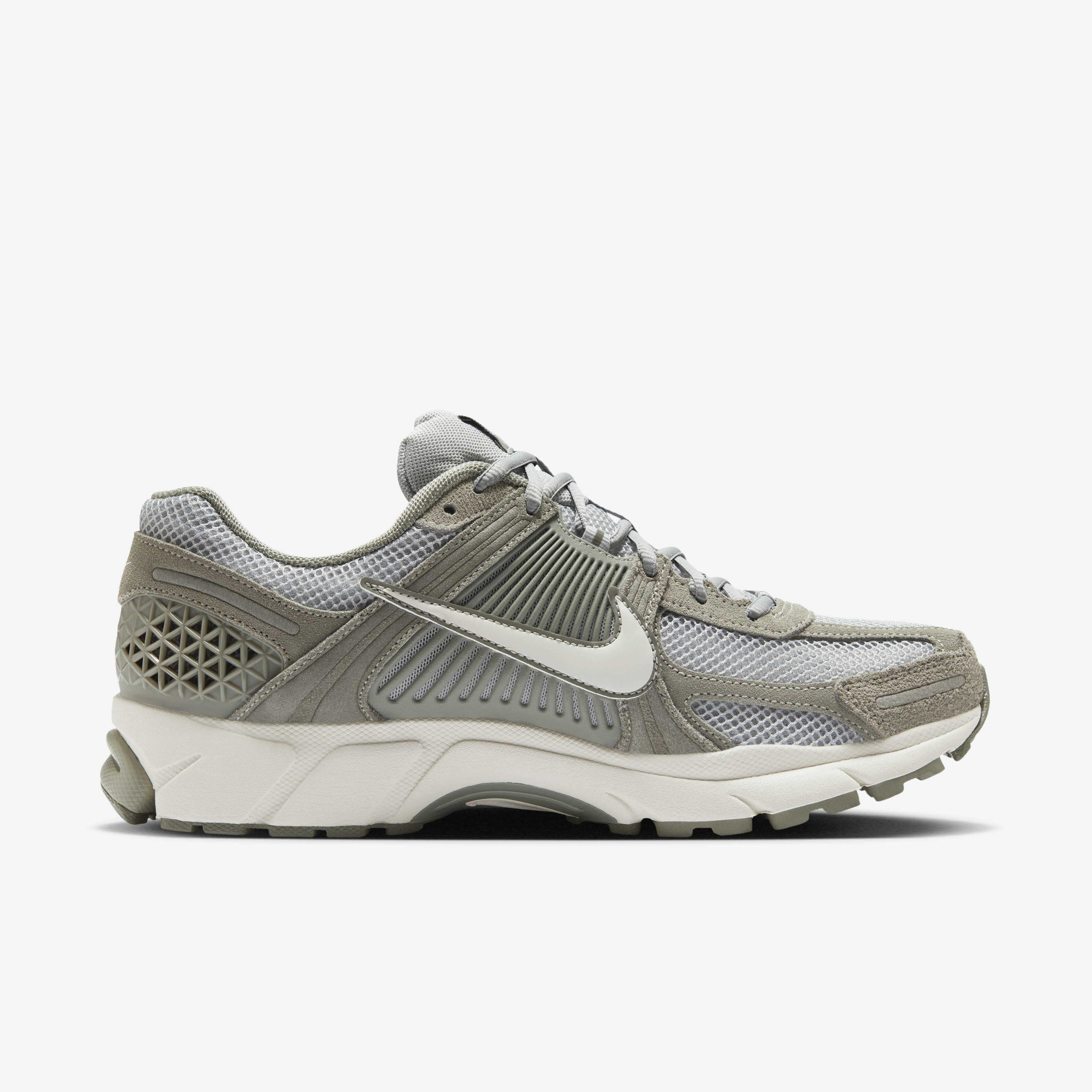 Nike zoom vomero 5 sp sizing store